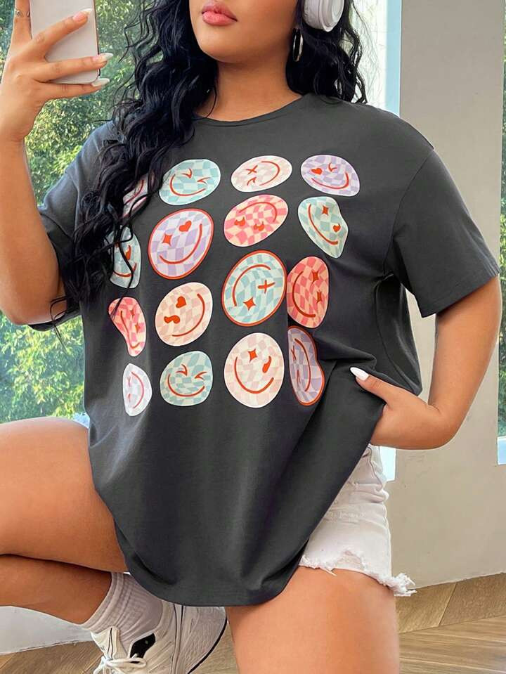 SHEIN CURVE+ Plus Size Women's Grey Knitted Loose Short Sleeve T-Shirt (With Face Print) | SHEIN