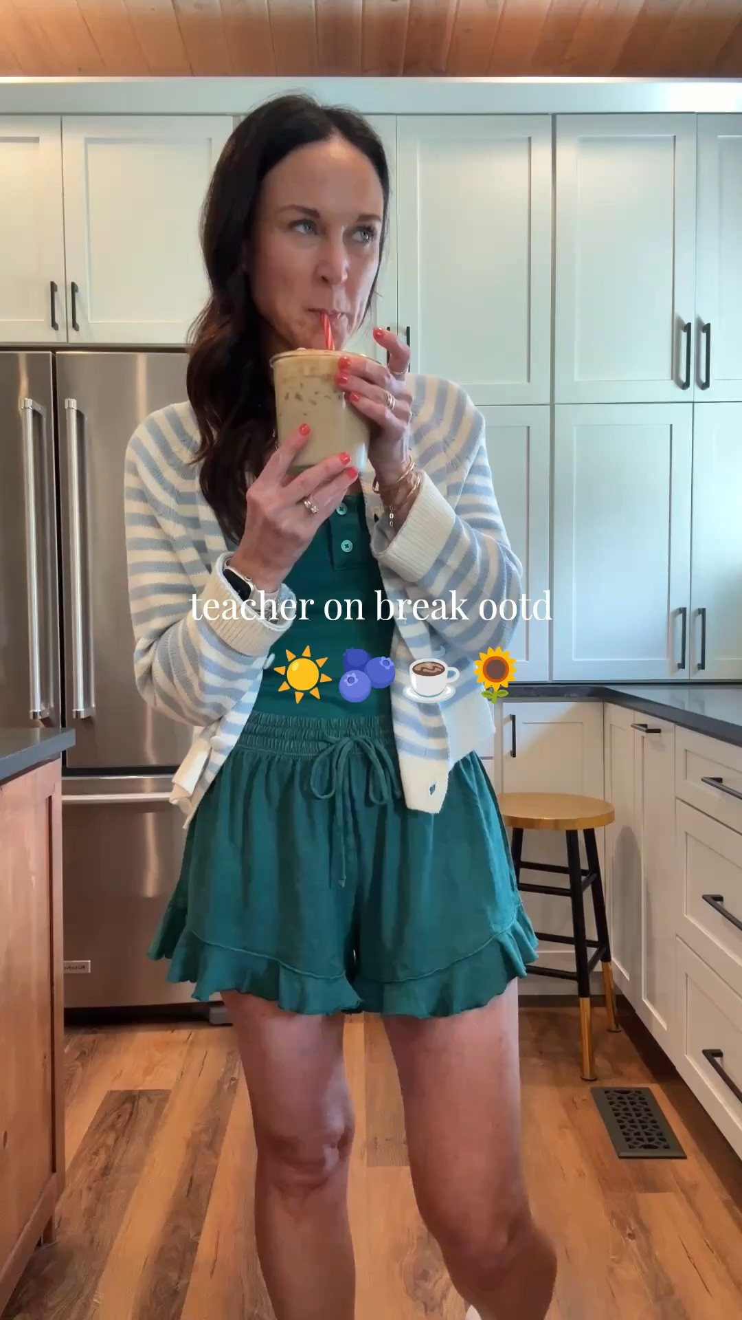 Teacher on break ☀️🫐☕️🌻

#LTKdayinmylife #LTKootd #LTKgrwm