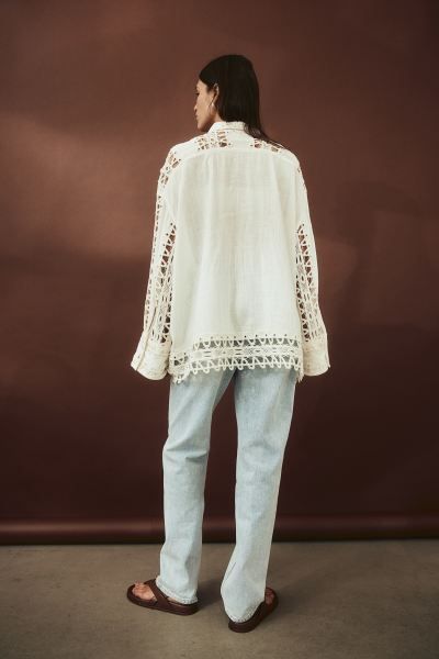 Embroidered linen-blend shirt - White - Ladies | H&M GB | H&M (UK, MY, IN, SG, PH, TW, HK)