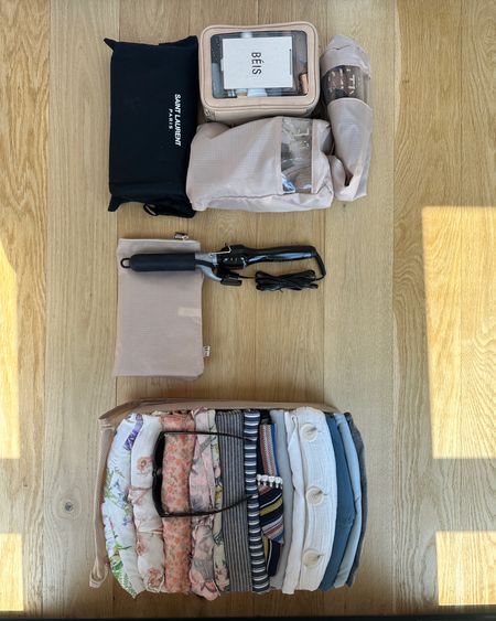 Quick little lake como pack

The folds slowed down and explained: https://youtu.be/jcySDzuXesE

#organize #organization #organizationhacks #travelorganization #travelorganizer #travelhacks #traveltips #travelbag #travel #vacation #packinghacks #packwithme #minimalistpacking #luggage

#LTKitbag #LTKeurope #LTKtravel