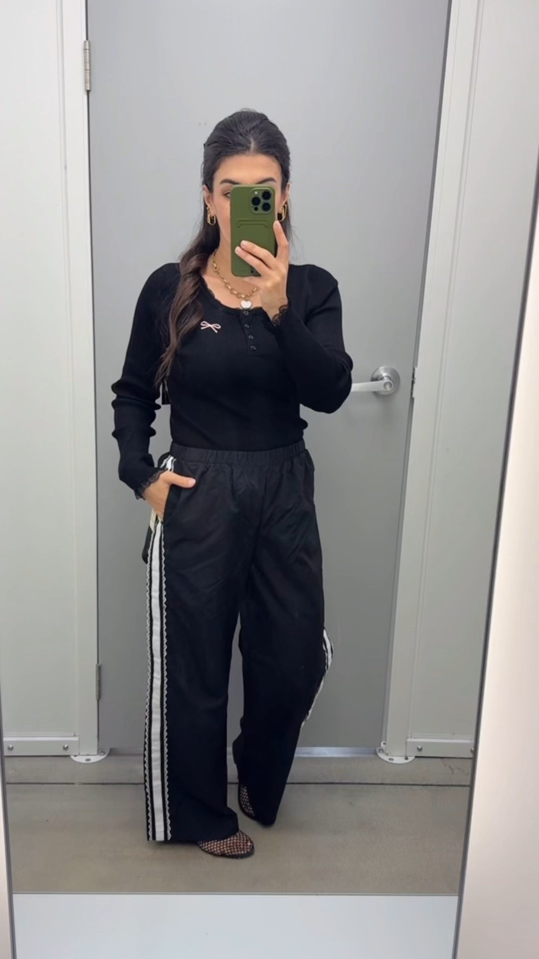 Walmart outfit idea ⬇️⬇️⬇️
•pants $14.98 wearing a size S
•Top $14.50 wearing a size M

#LTKFindsUnder100 #LTKFindsUnder50 #LTKgrwm