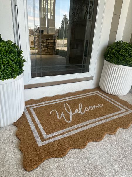 Spring front porch decor from @walmart #walmartpartner #walmarthome

#LTKhome