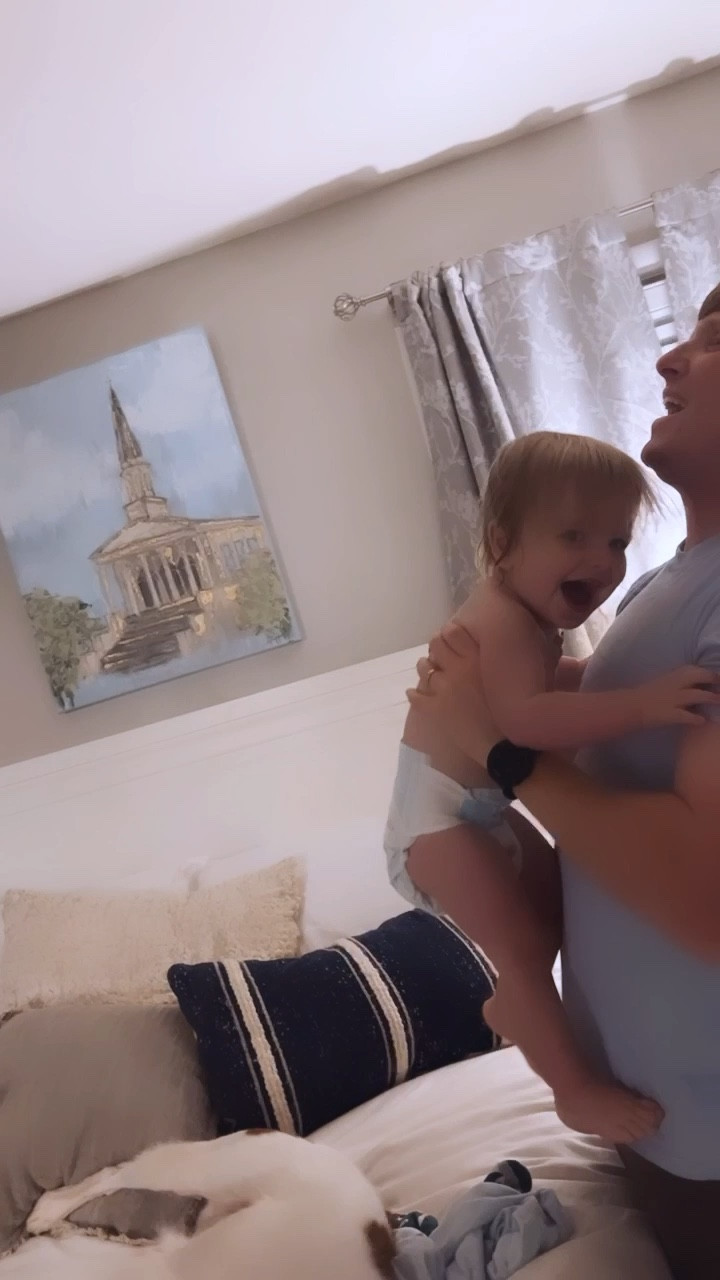 bedtime giggles 🤭 are the best kind of giggles 🫶🏽
#nighttimeroutine 🥰

#LTKhome #LTKfamily #LTKbaby