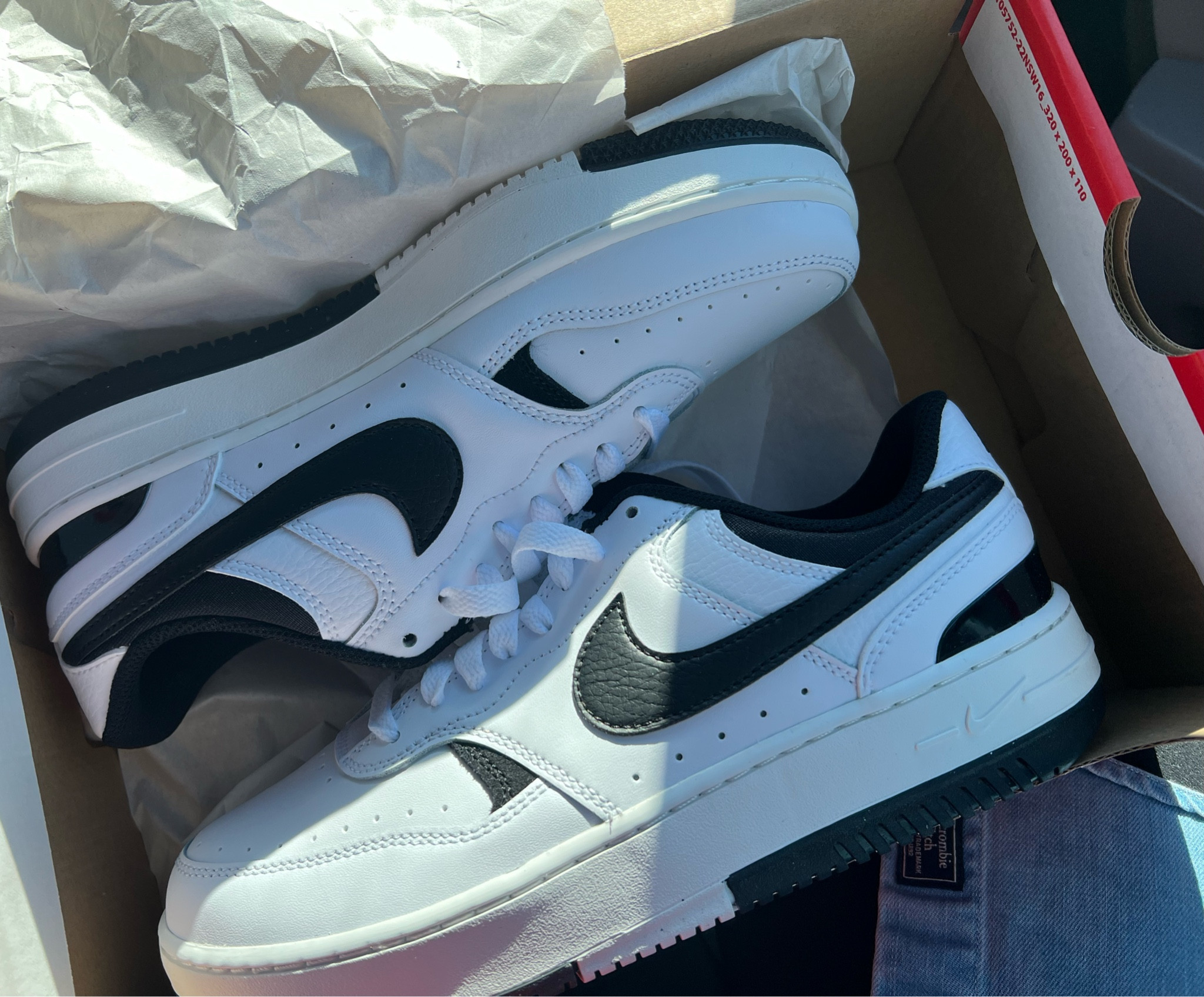 Love these Nikes 😍

#LTKfindsunder100 #LTKshoecrush #LTKSeasonal