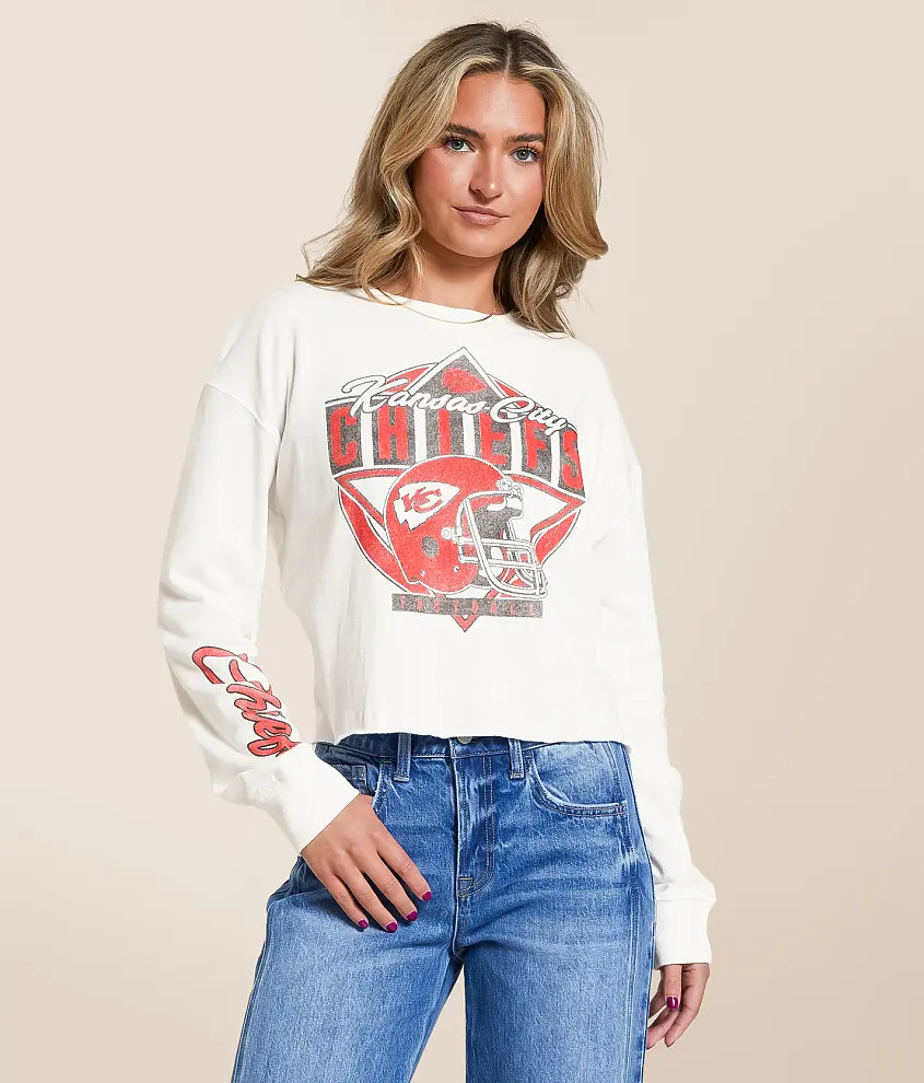 Kansas City Chiefs Helmet Cropped Pullover | Buckle