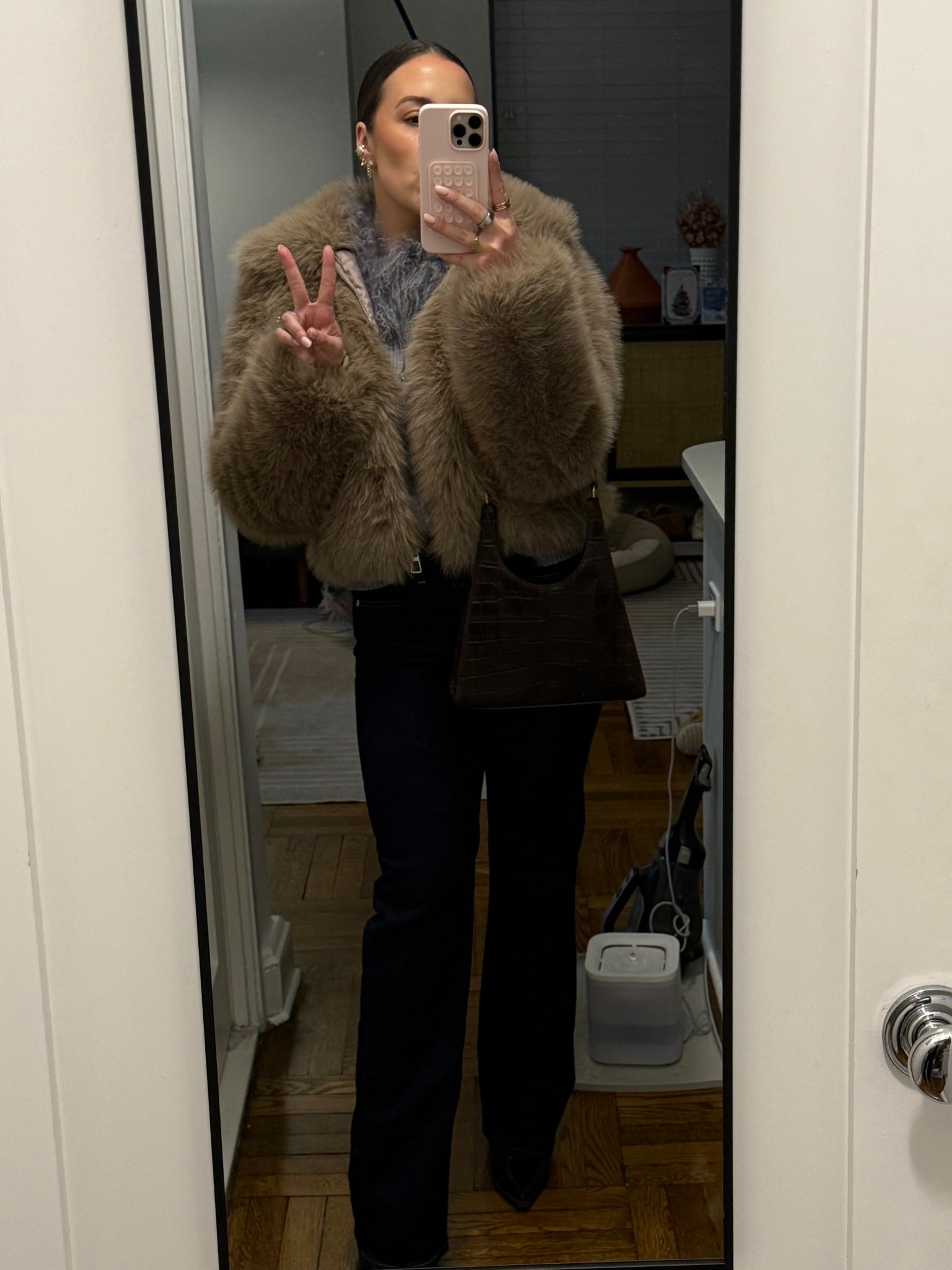 Winter chic 🧸 top is pellobello!

#LTKHoliday #LTKSaleAlert #LTKSeasonal
