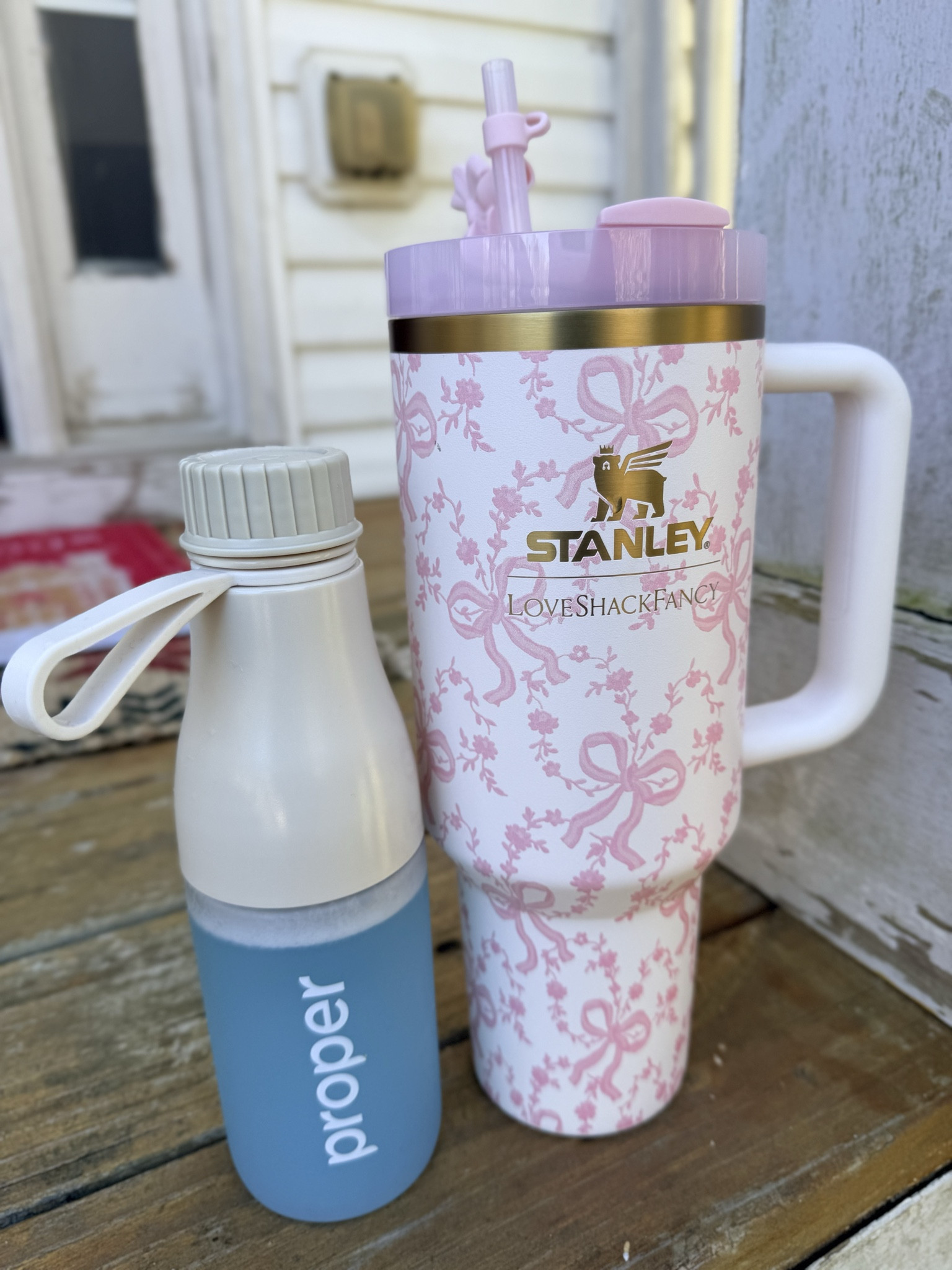 Workout essentials that keep me consistent and feeling GOOD. A cute matching set, supportive sneakers, a good water bottle, and my headphones are non negotiable. When I look good, I feel good, and when I feel good… I show up every single time.

Shop all my workout essentials on my LTK.

#ShoppingWithPriiincesss #WorkoutEssentials #FitnessRoutine #GymStyle #GymEssentials #ActivewearStyle #LTKFitness #LTKStyle #FitMom #MomFitness #WorkoutMotivation #HealthyLifestyle #GymOutfit #AtlantaMom #Atlantamom #Atlantabloggers #Atlantablogger #AtlantaCreator #Atlantacontentcreators #Atlantacontentcreator

#LTKselfcare #LTKActive #LTKfitnessgoals