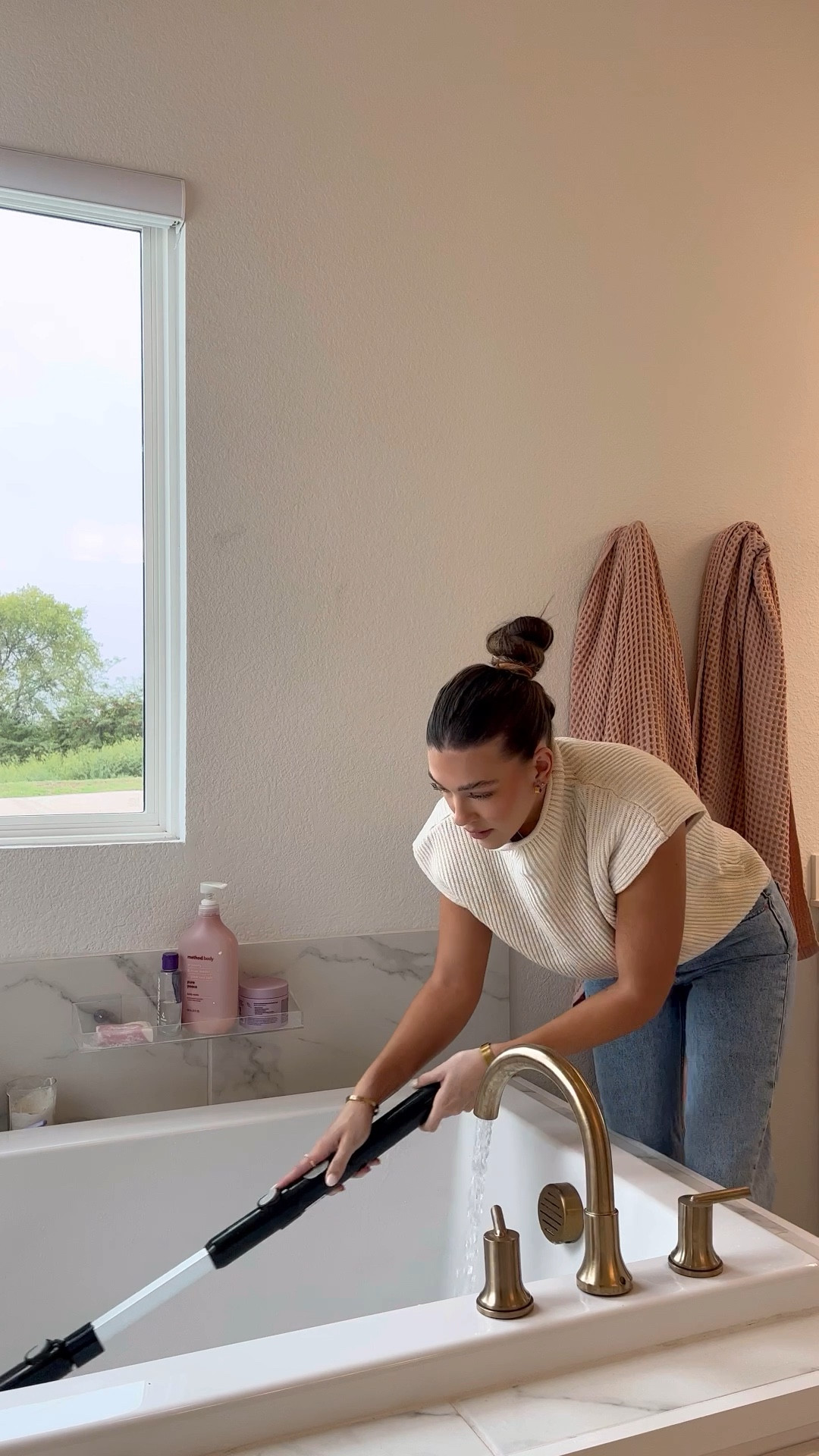 Electric spinning scrubber brush 🧹🧼🫧

#LTKfindsunder50 #LTKGiftGuide #LTKhome