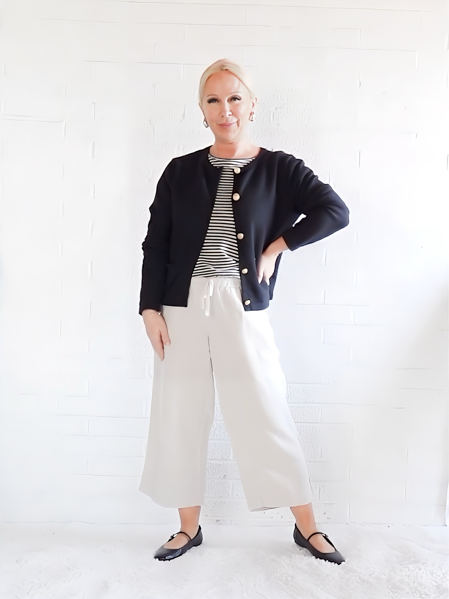 ✈️ 🇮🇹 Italy in Spring Travel Capsule Wardrobe (similar linen pants linked)

Spring Outfit / Casual Outfit / Classic Style

#LTKtravel #LTKover40 #LTKSeasonal