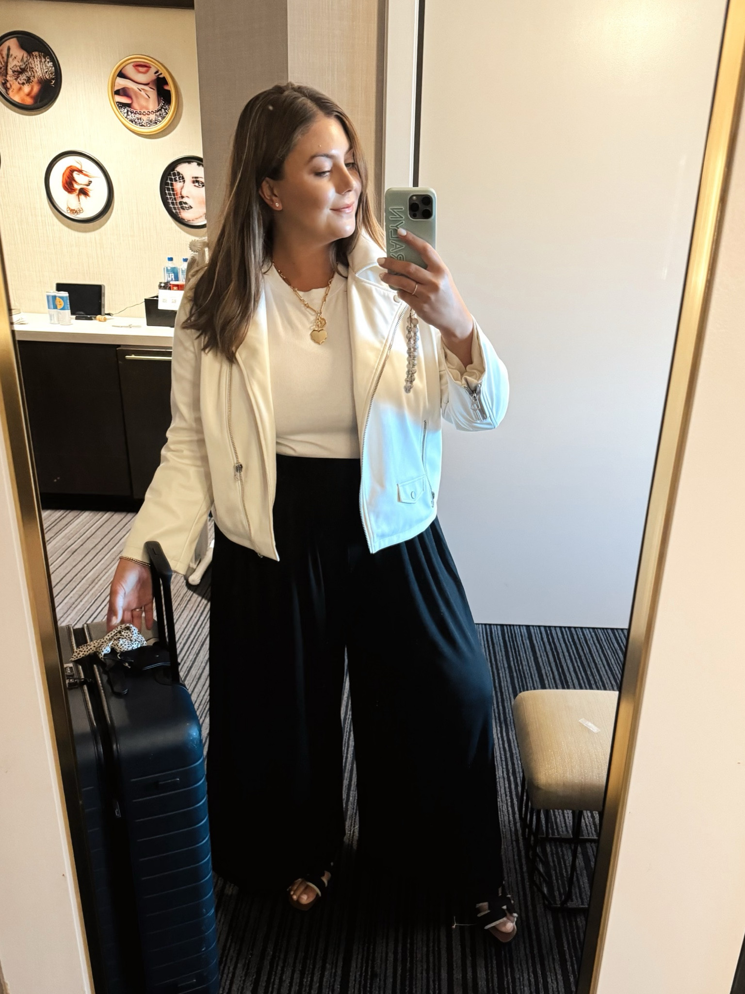 Today’s travel outfit! Wearing size XXL in pants, XL in top & jacket. 