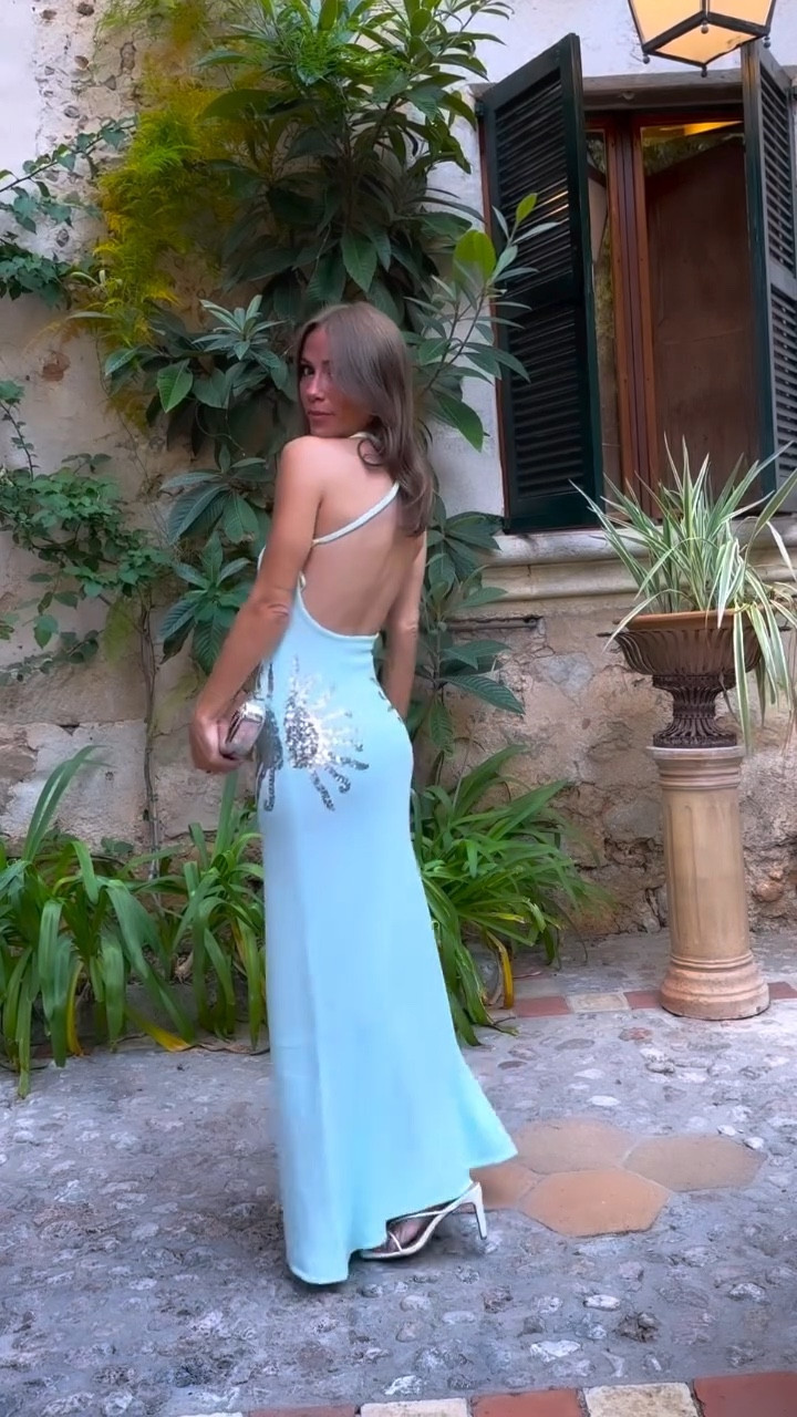 welcome dinner look 🌶️

dress : @meshki 
heels : @princesspolly 
bag : @amazonfashion

#LTKStyleTip #LTKParties #LTKPetite