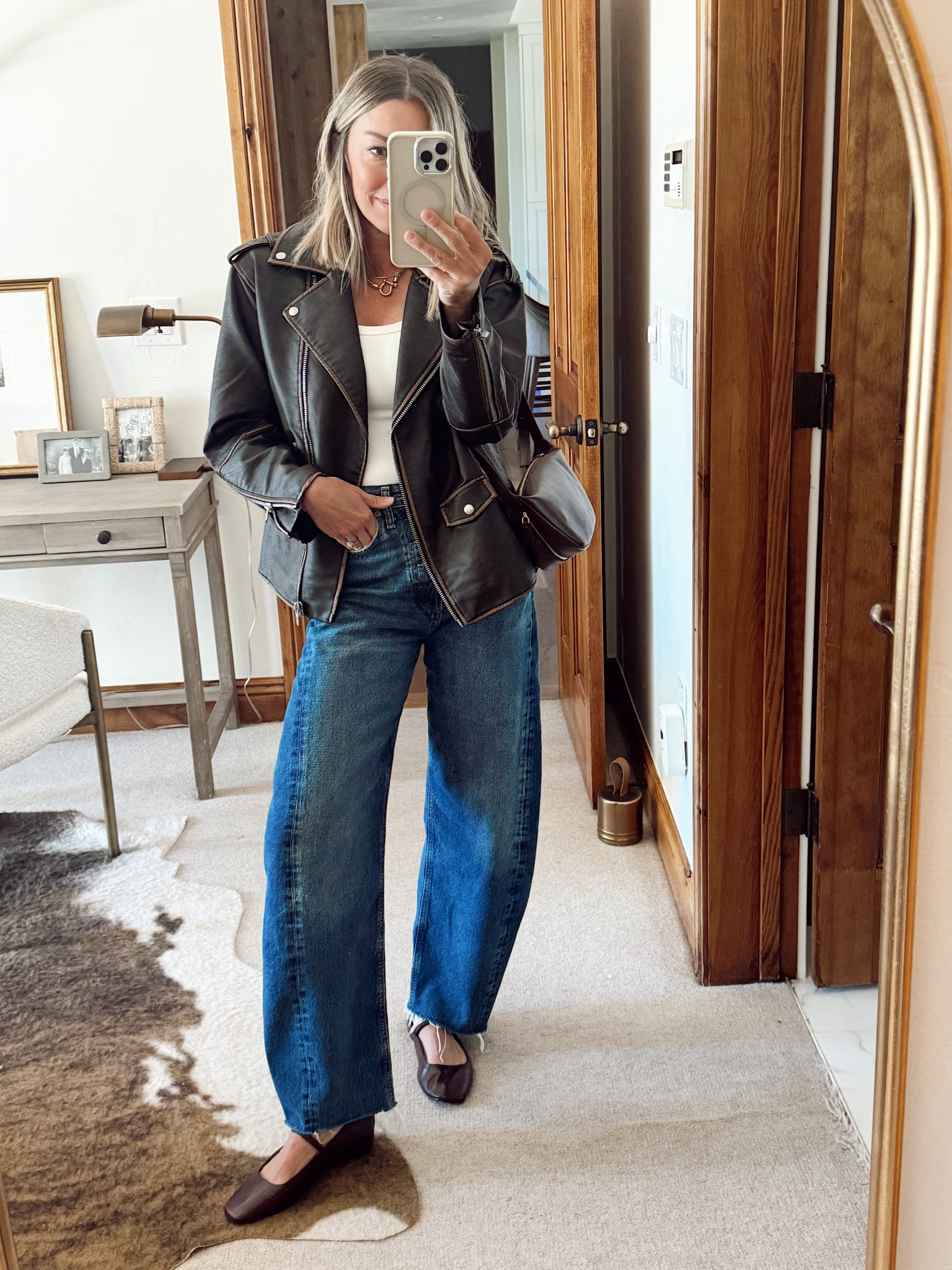 My brown faux leather jacket and agolde jeans are 25% off! Size S and I sized down to a 25 in the jeans 

#LTKSaleAlert #LTKOver40 #LTKStyleTip