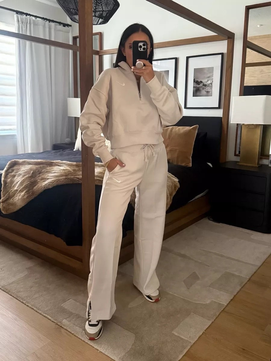 Nike Air Max 90 Women's Shoes size up half size. Nike Sportswear Phoenix Fleece wearing size medium. Nike Sportswear Phoenix Fleece wearing size medium.

