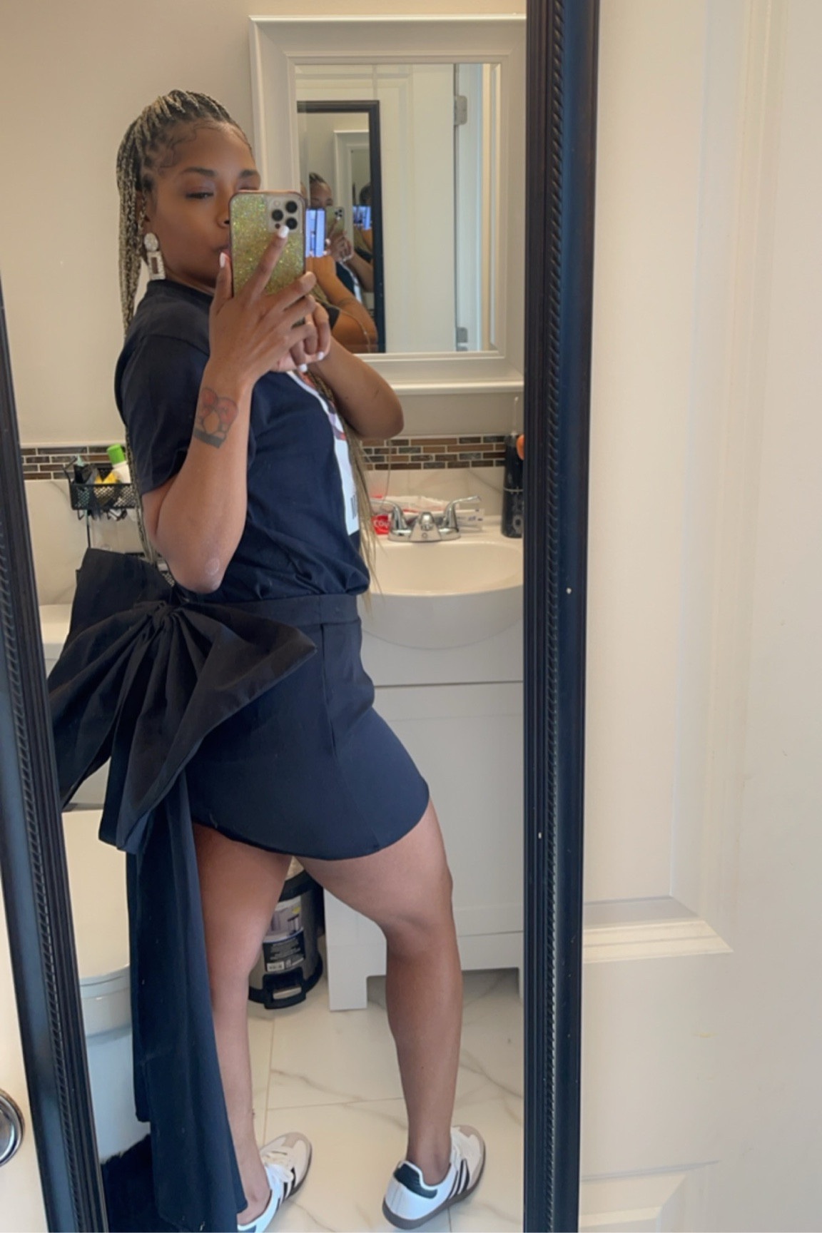 My fav black mini skirt with Big back Bow 🎀 #skirt #bow 

#LTKParties