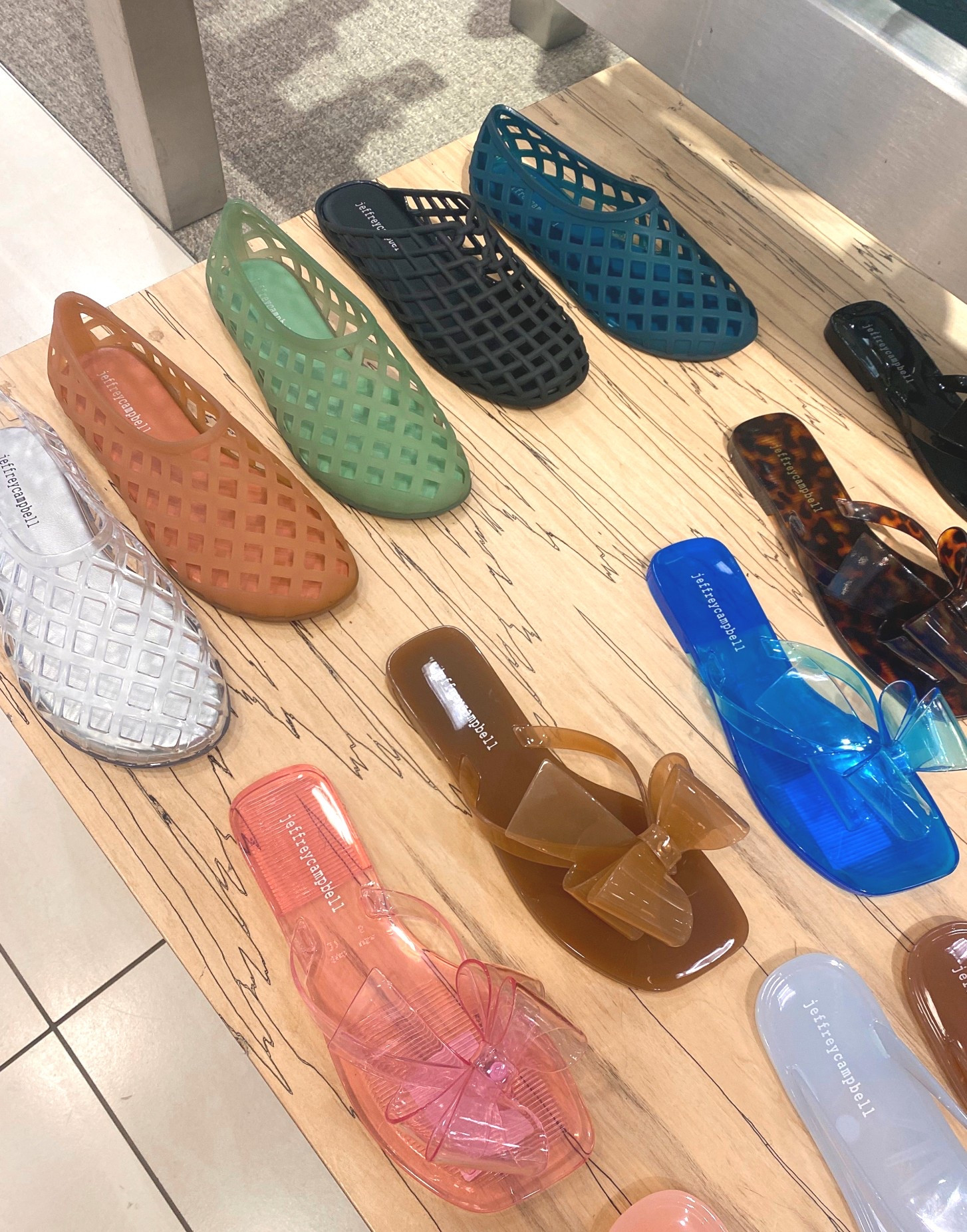 Jeffrey Campbell has the best jelly shoes! 

Jelly sandals 

Sandals, spring vacation 


#LTKSeasonal