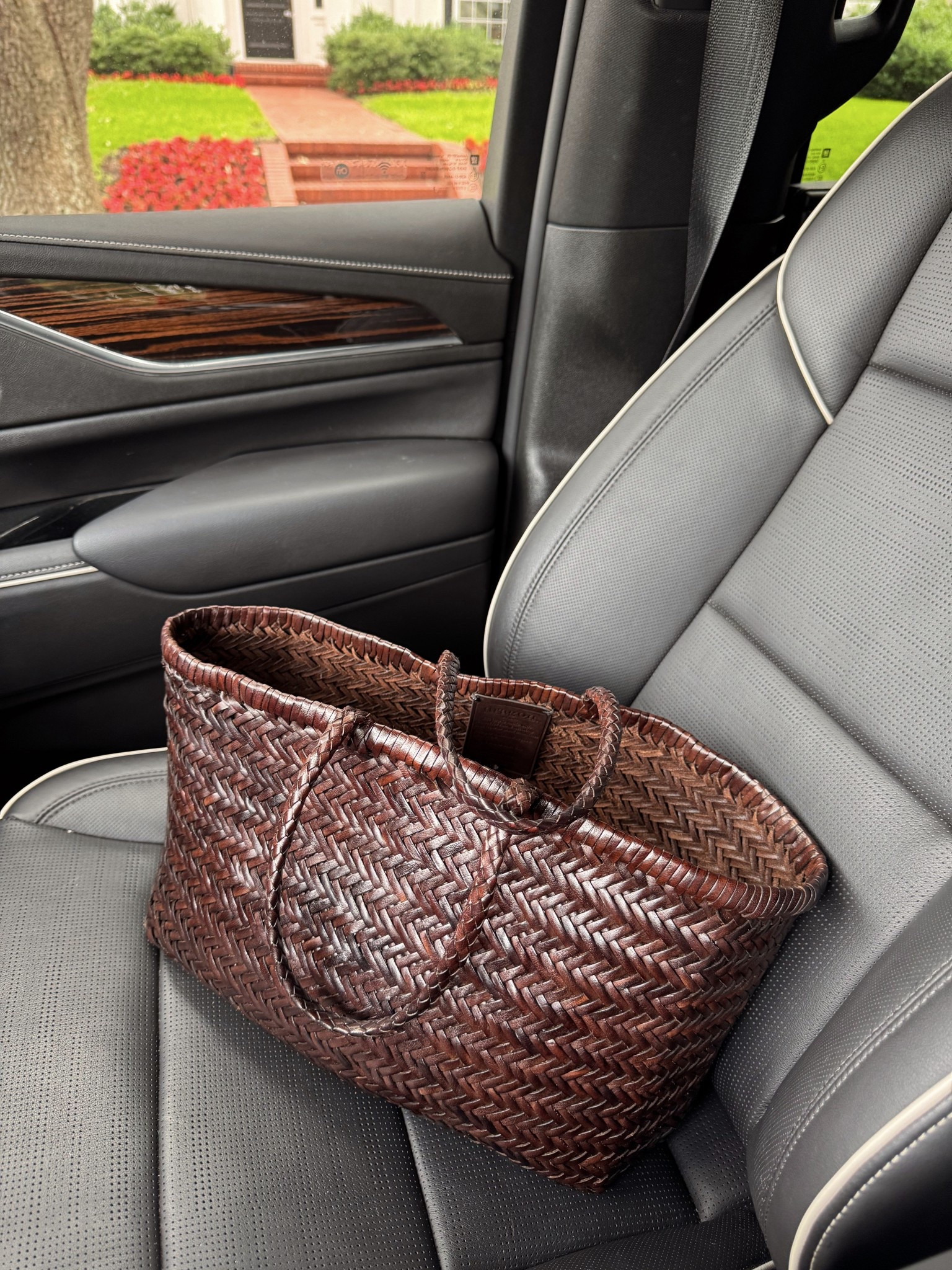 My everyday summer bag! I linked the Madewell one that looks almost identical!

#LTKItBag #LTKSummerEdit