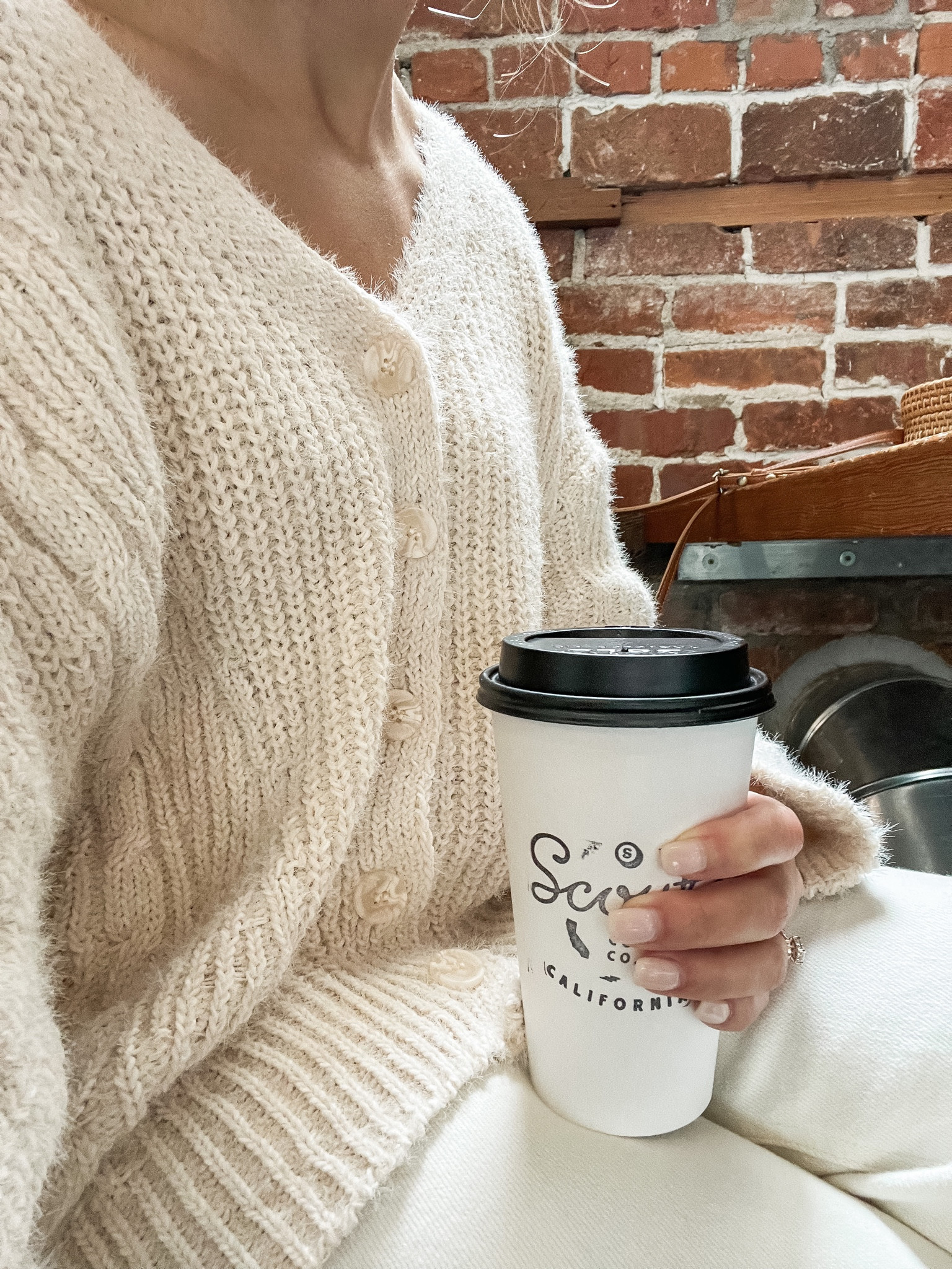 This is the COZIEST cardigan I have ever put on my body!!!


#LTKstyletip #LTKunder100