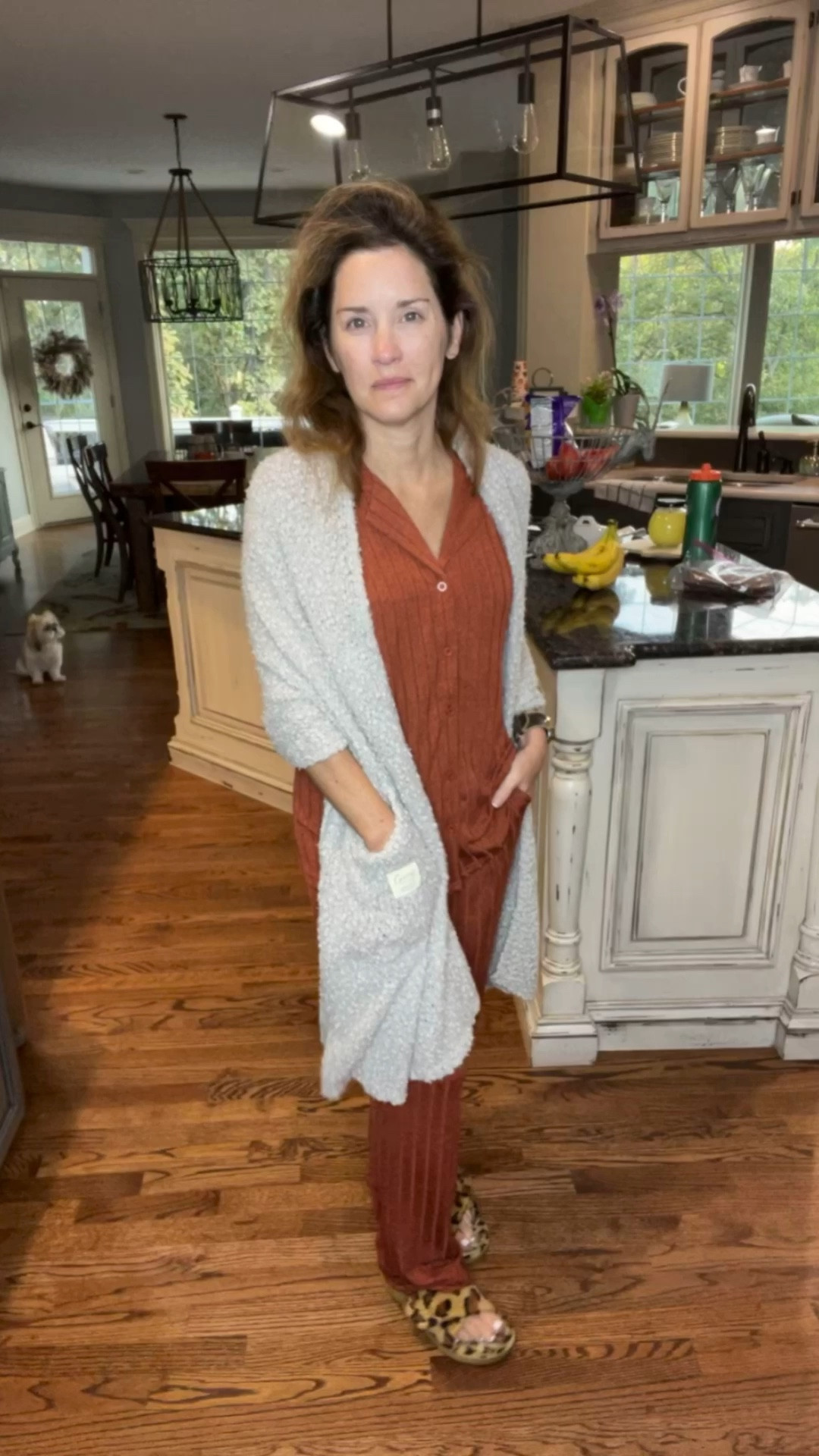 Love this shawl 🤍🍁🍂so comfy and cute with pockets makes it oh so practical! 