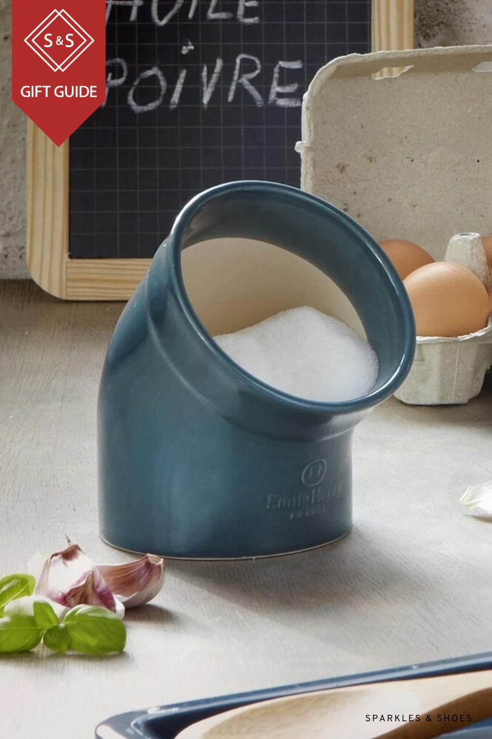 The cutest, right?  The Emile Henry Salt Pig will be featured this year as part of the Sparkles & Shoes gift guides. You can find it on Amazon (hello Prime!)