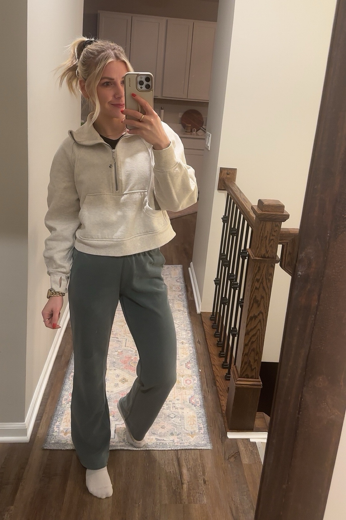 Size 4 pant + xs/s sweatshirt 

#LTKstyletip #LTKMostLoved #LTKSeasonal