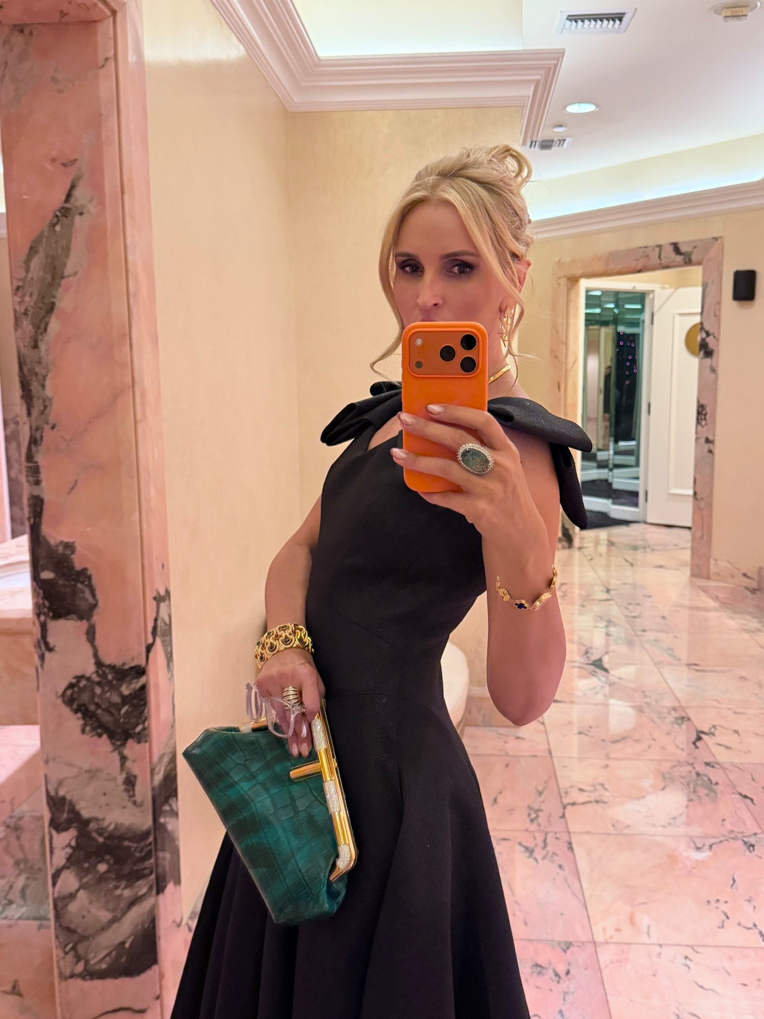 holiday outfits womens ✨

#LTKHoliday #LTKSeasonal #LTKootd