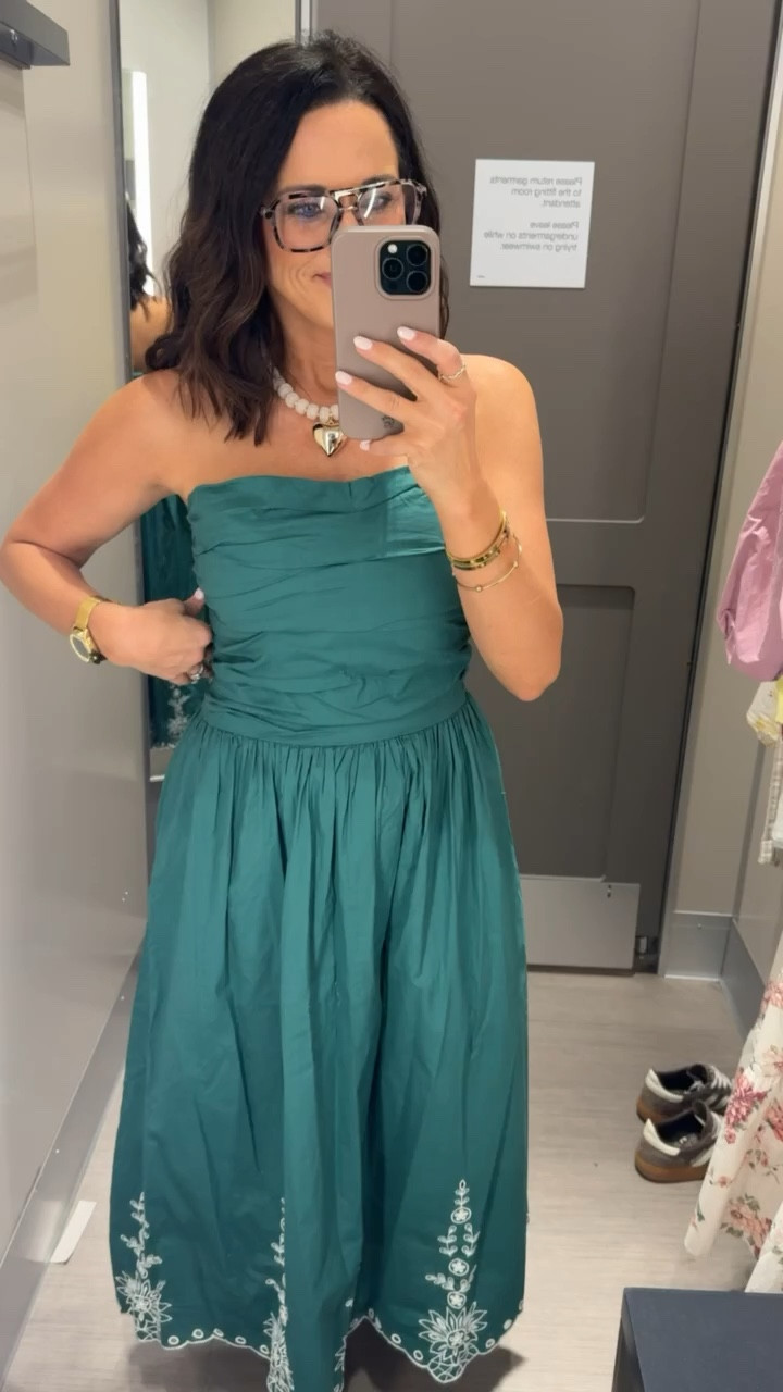 the CUTEST Target find you need for summer 🤍🌿

strapless green midi + flowy fit + the cutest little details = obsessed

wearing size extra small (5’3” for reference!)

#targetstyle #ltkstyle #summeroutfit #affordablefashion #targetfinds #everydaystyle