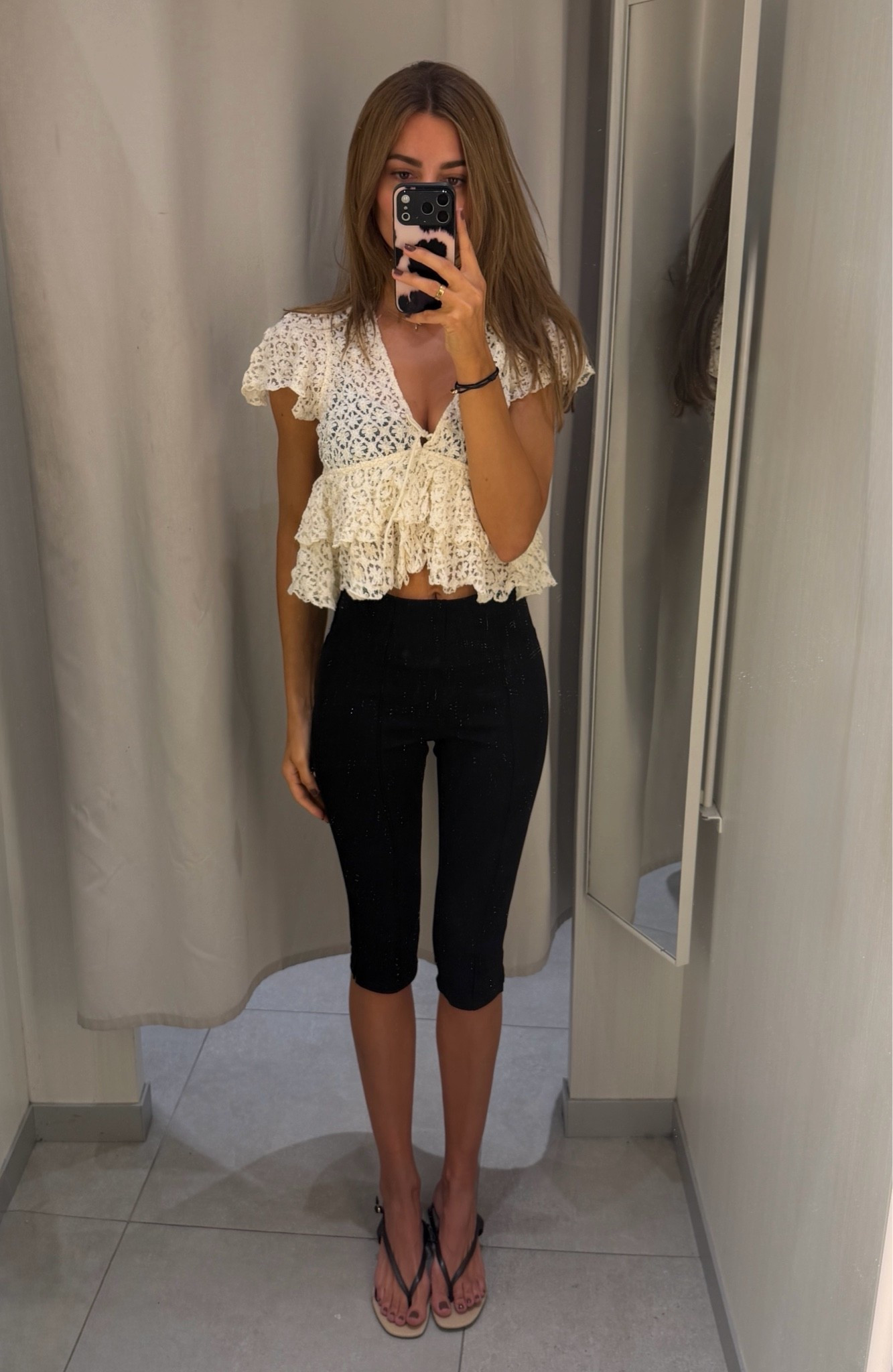 Shop the look.
Pants: s
Top: 36
#ootd #shopthelook #capripants

#LTKdeutschland #LTKeurope #LTKstyletip