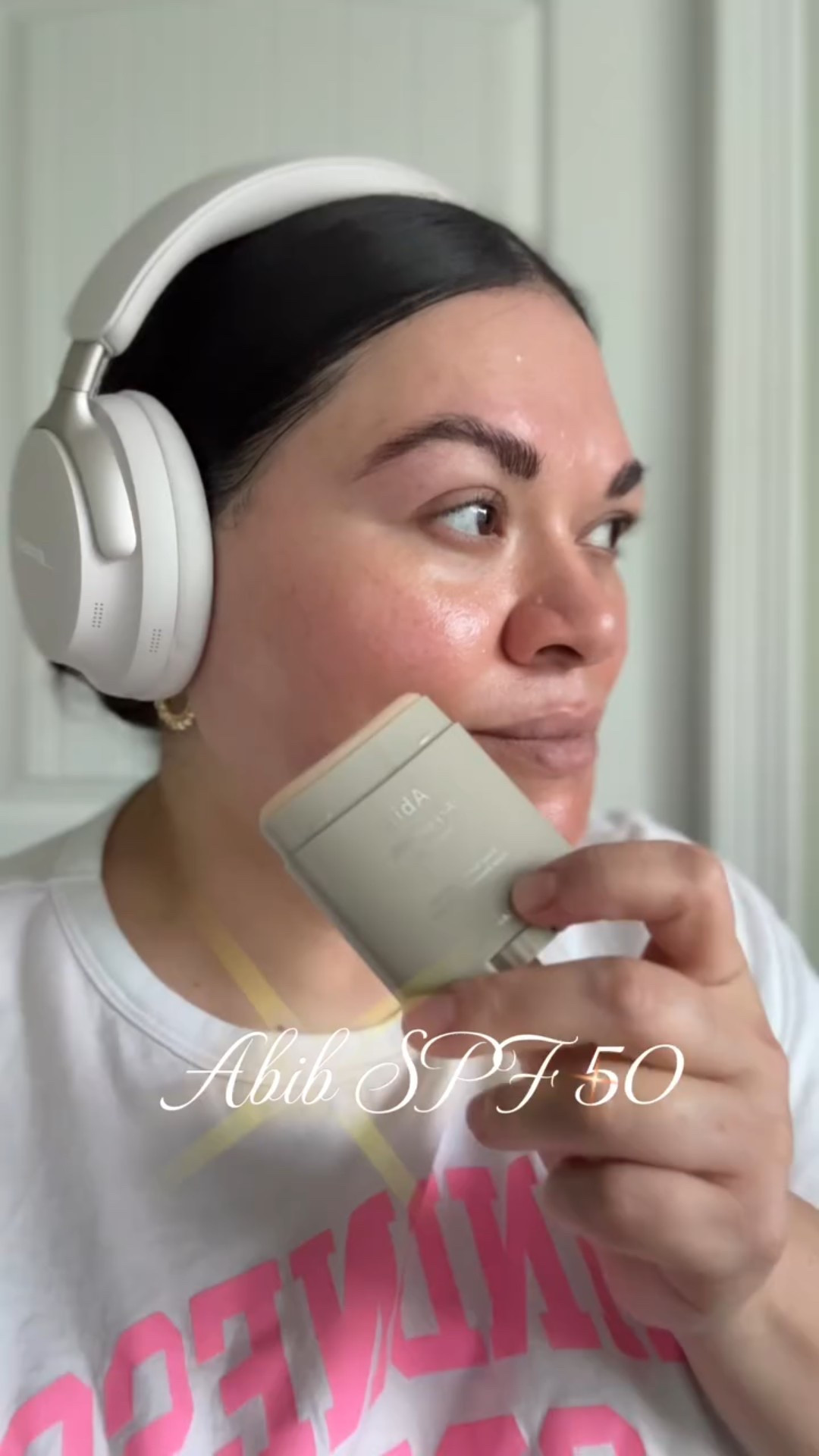 Este SPF me entiende & Usually I end up all sweaty with SPF creams, pero este de Abib es super ligerito, water-resistant por 80 minutos y me deja un finish matte que me encanta. Mi foundation? Goes on perfecto ✨

abib sunstick * Protection Bar Broad Spectrum SPF50+ 0.81 oz / 23 g (Semi- matte) | Korean Suncreen Stick Suncare Sunblock, No Whitecast, Protector Solar Barra, Water resistant. 

༄˖° ✨ Shopping made easy—just hit up my bio link ! 

* The Copyright to this content 
( PICTURES,VIEDO AND RELATED MEDIA CAPTION ) Belongs solely @Perla_Gharbi  Any usage of it without my permission grated is a violation of my rights. Tags, or Any use of Hashtags do not denote Permission. 

♡ THANK YOU Perla Gharbi ♡

#abibspfstick #nowhitecastsunscreen #summerneeds #koreanskincare #tupiel

#LTKFindsUnder100 #LTKOver40 #LTKBeauty