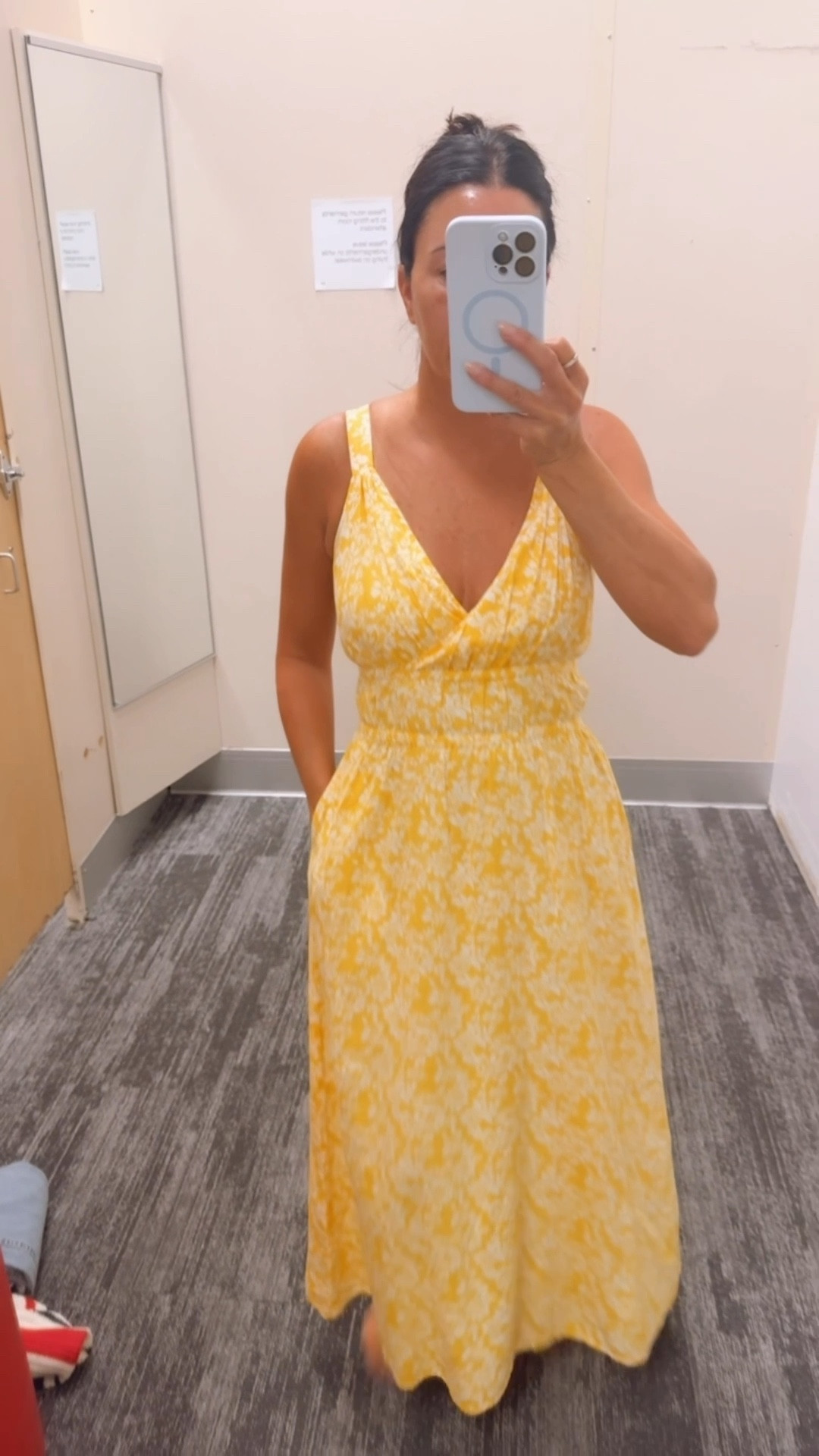 ☀️ Sunshine in dress form ☀️
This under $40 Target find is giving all the easy, breezy summer vibes. Comfy, flattering, and it has pockets—what more do we need?! Linked it on LTK before it’s gone!

#TargetStyle #SummerOOTD #AffordableFashion #LTKunder50 #StyleOnABudget #LTKFinds #TargetFinds #WeekendStyle #EasySummerStyle #Summerfashion

#LTKFindsUnder50 #LTKOver40