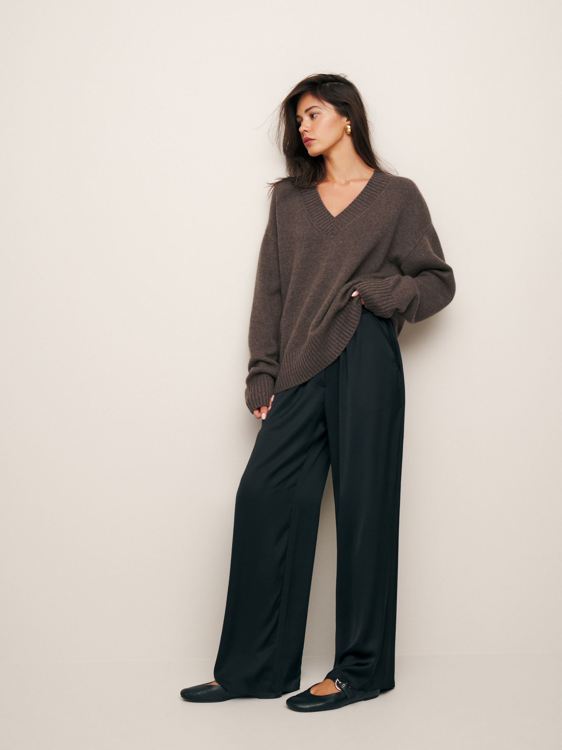 Jadey Cashmere Oversized V-neck Sweater | Reformation (Global)
