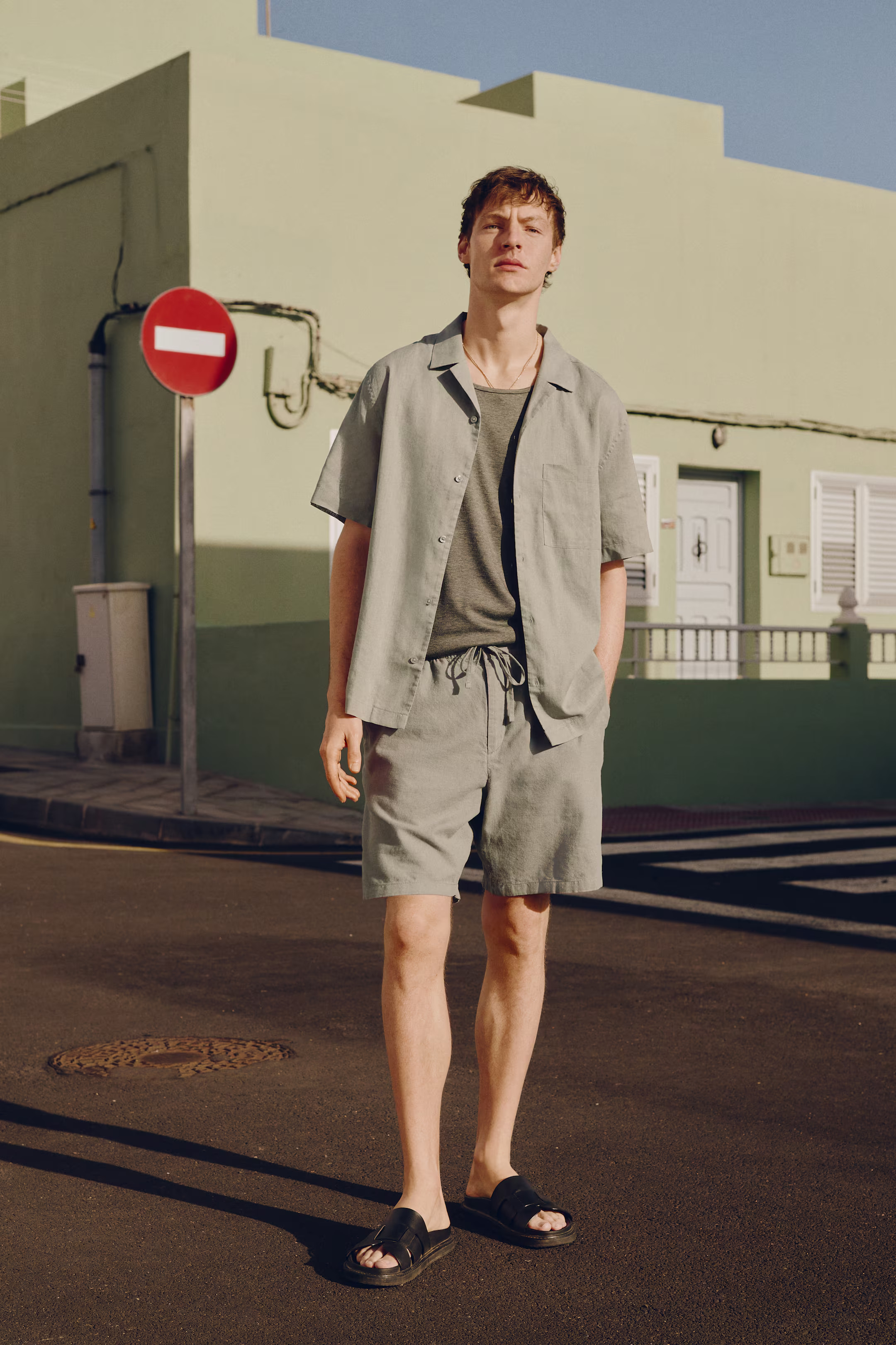 Regular-Fit Short-Sleeved Linen-Blend Shirt - Sage green - Men | H&M US | H&M (US + CA)