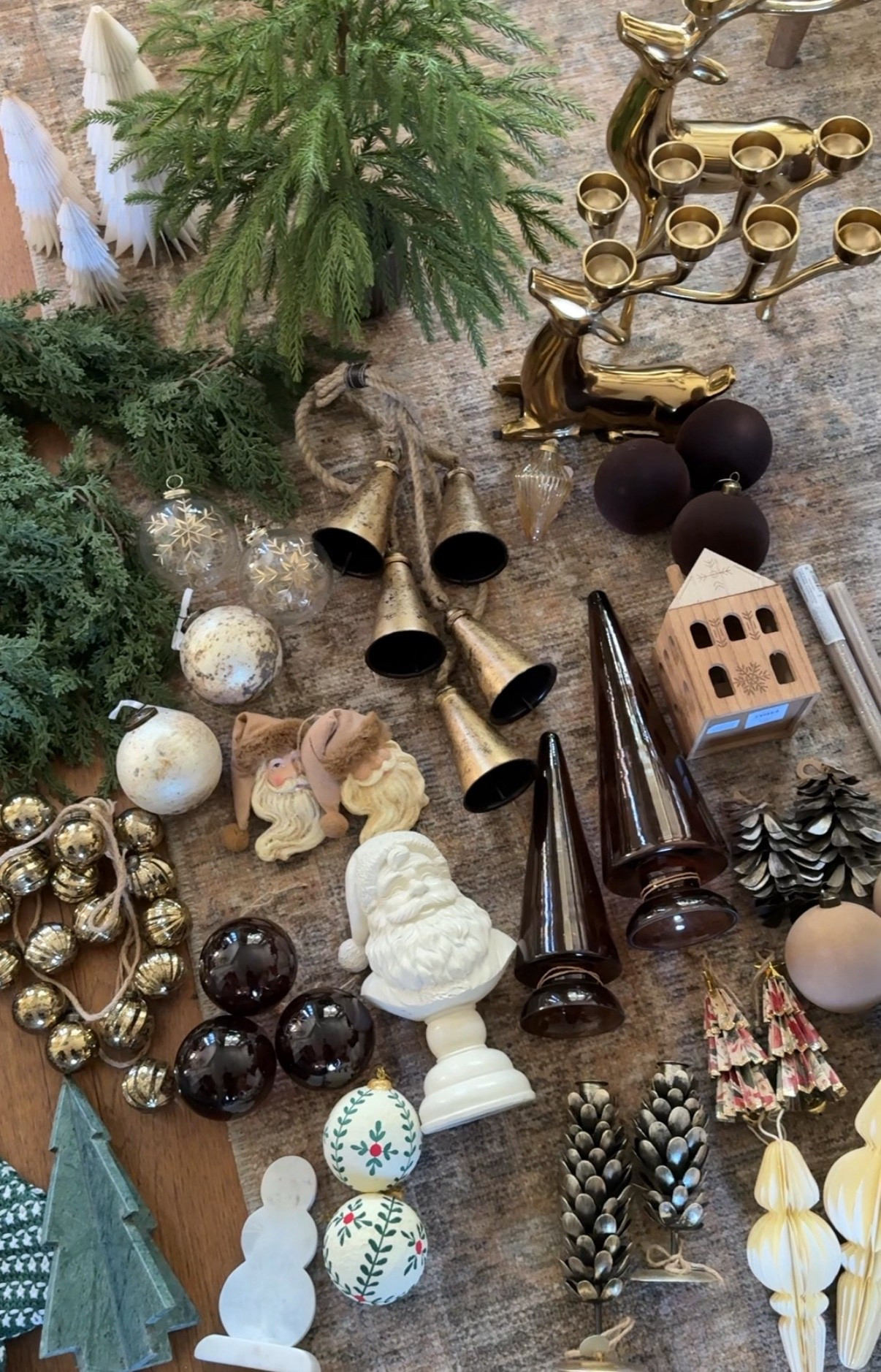 Walmart Holiday Decor! 

#WalmartPartner #walmartfinds #walmarthome #walmartdecor #walmartinspo #affordablehomedecor #homedecorfinds #neutralhomedecor #homeinspo #interiordecor earns commission (affiliate)

#LTKHoliday #LTKstorytime #LTKHome