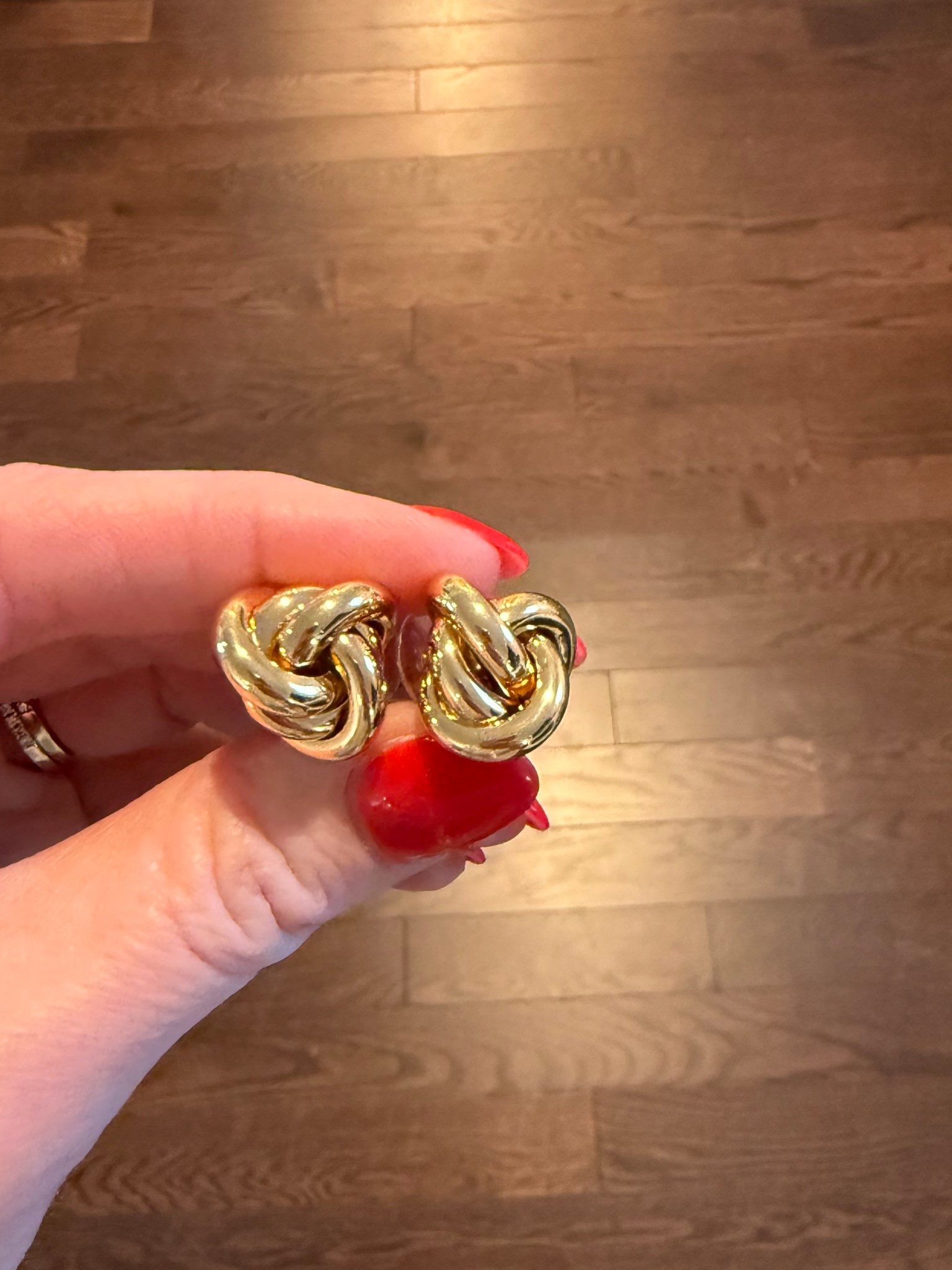 These gold knot earrings from Amazon look soooo high end!! I can’t believe the price! 

#LTKOver40 #LTKHoliday #LTKFindsUnder50