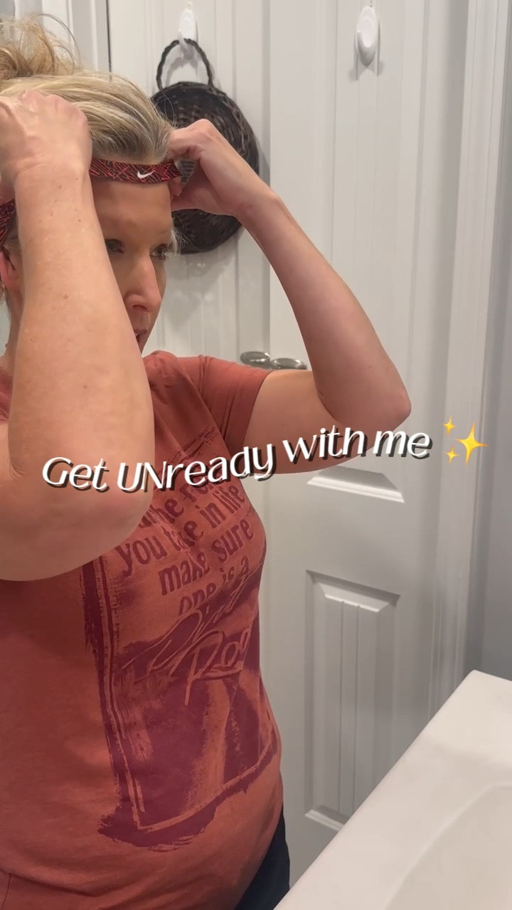 Nighttime reset ✨ Taking the day off with my favorite @Byoma skincare heroes. Gentle, hydrating, and exactly what my skin needs before bed. 🛁💛 #GetUnreadyWithMe

#LTKFindsUnder50 #LTKBeauty #LTKOver40