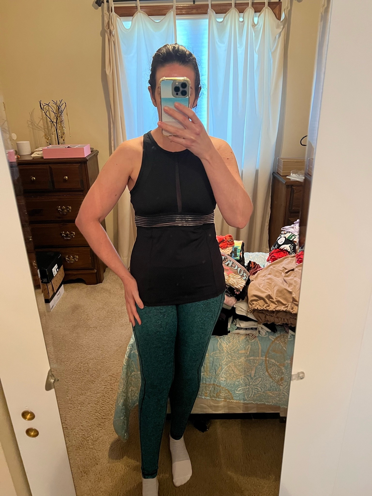 Black high scoopneck workout top (m). Turquoise workout leggings (s). #workouttop #scoopnecktop
#blackworkouttop #leggings #workoutleggings #turquoiseleggings #activewear #fitnessgear

#LTKootd #LTKfitnessgoals #LTKActive