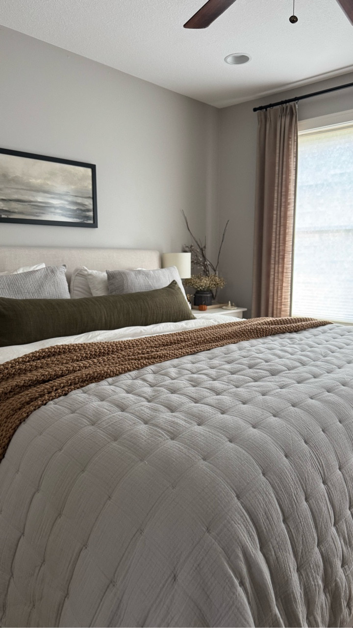 Blah beige—we like to call it timeless neutrals. And with just a few textures and a pop of autumn color, it goes from “meh” to marvelous faster than you can say chunky knit throw. ✨

If warm neutrals and crunchy leaf walks fill your cup—both of these home decor accounts just might too. Let’s cozy up!

@thepirigyihome_ 
🍂🍂
@copperandnines 



#cozyhomevibes #chunkyknitthrow #falldecorinspo #neutralhomestyle #homedecorlovers #timelessneutrals #sweaterweatherdecor #autumnhomestyle