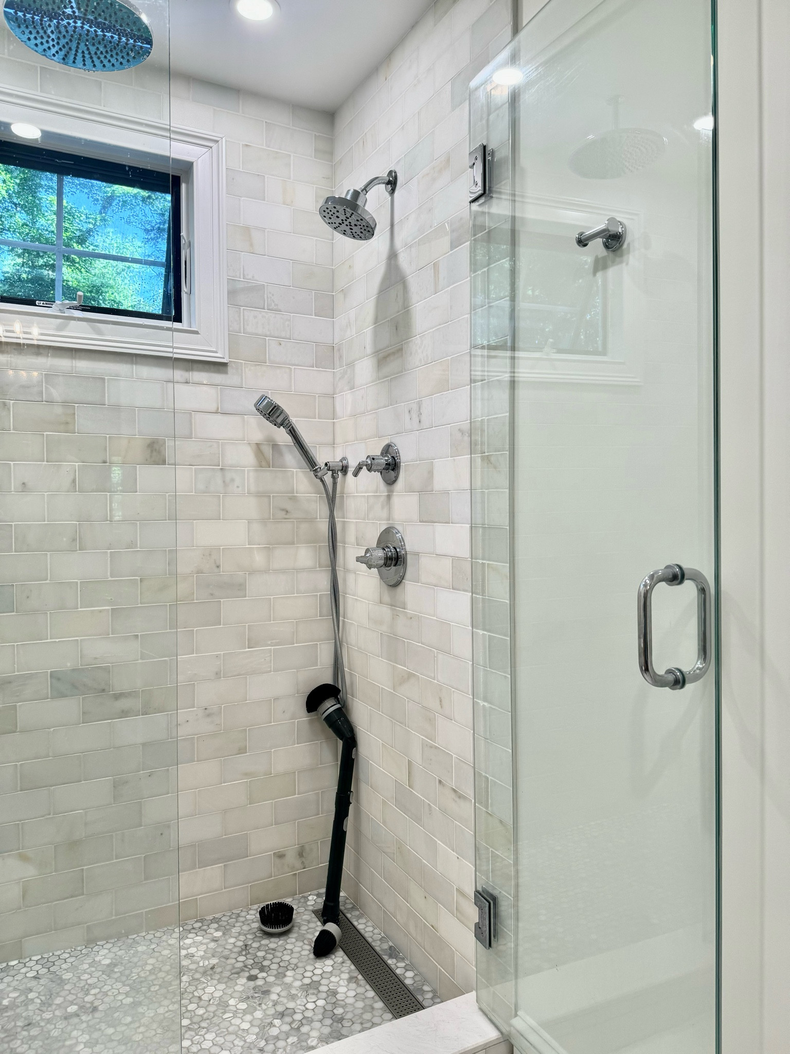 Who else looks for ways to simplify and shorten even the most daunting house tasks? Cleaning our shower used to take at least an hour and a half because of hard water stains. This Electric Spinner Scrub Brush from @genianiproducts cut down our cleaning time and simplified the whole process! Use it for bathroom, tub and shower cleaning! The product is linked and can be found in my LTK! Happy Cleaning. 🧼🫧

#amazonhome #amazonfinds #cleaningmotivation #cleaninghacks #cleaningtips #bathroomdetails #bathroomtile

#LTKHome