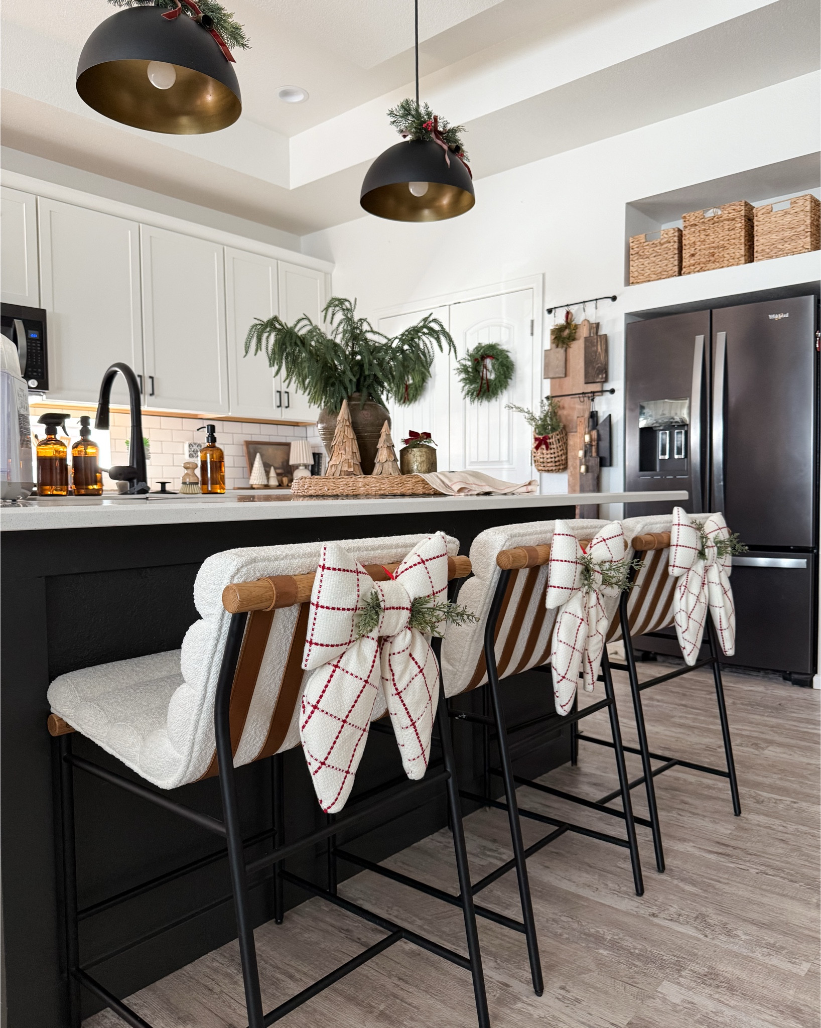 Soaking in these last few days before Christmas 🎄✨

#LTKHome #LTKHoliday