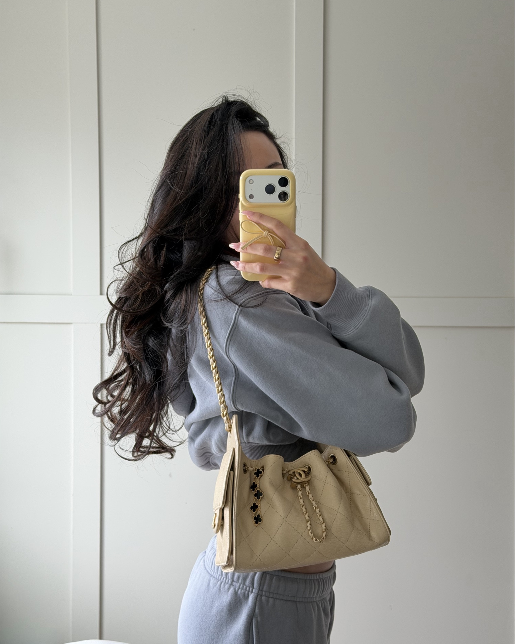 casual errand runs for the week! 🩶

snatched, cozy, and comfortable ootd (@Aritzia loungewear that feels good and looks good!!)

ft. the new everyday bag (Chanel 25 mini in light beige)

#LTKgrwm #LTKootd #LTKdayinmylife
