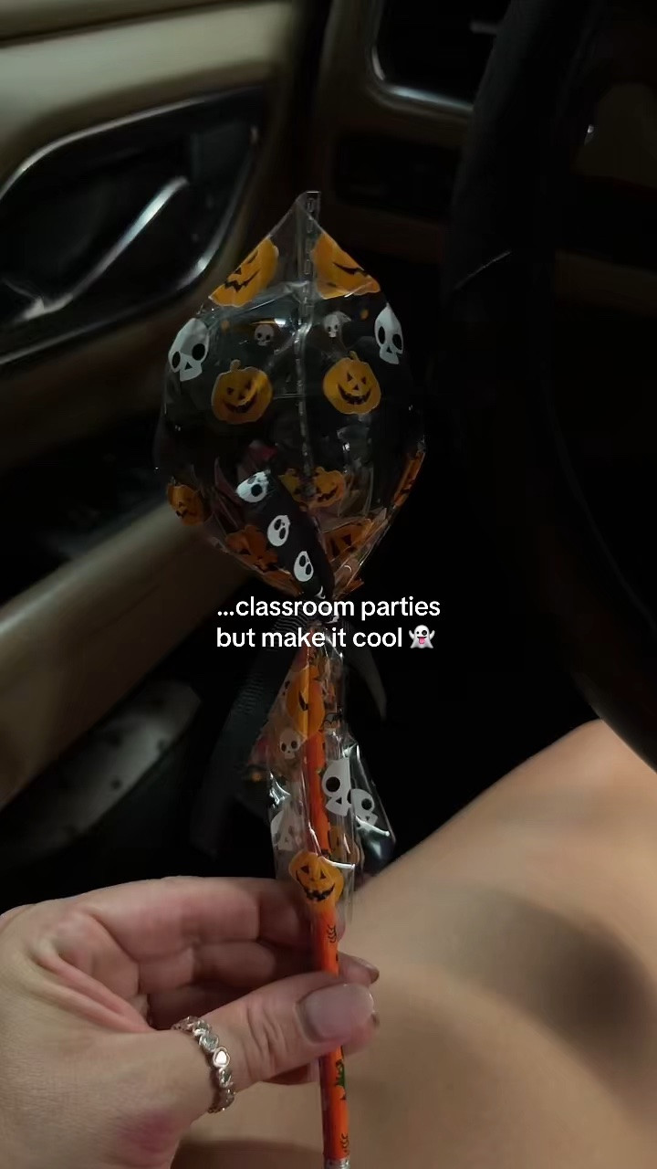 Classroom party favors for Halloween parties

#LTKSeasonal #LTKmomlife #LTKKids