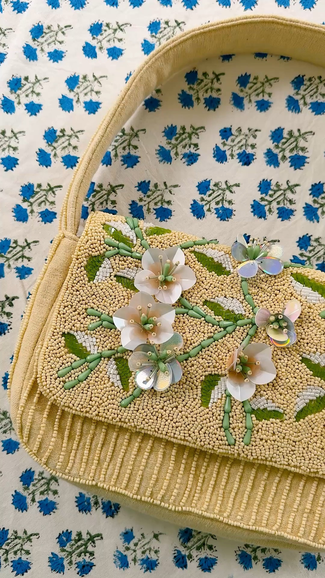 The most beautiful detail on this bag & you won’t believe the price 👀