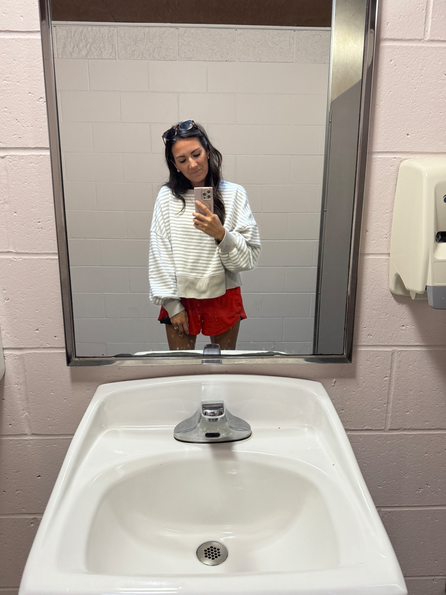 Morning miles, but make it cute. 🏃🏻‍♀️☀️ Cozy stripes on top, breezy shorts on bottom—because apparently Illinois mornings can’t decide if it’s summer or fall. Linking this exact look + a few other easy walk-friendly layers you’ll wear on repeat. 🖤✨

#LTKPetite #LTKSeasonal #LTKStyleTip