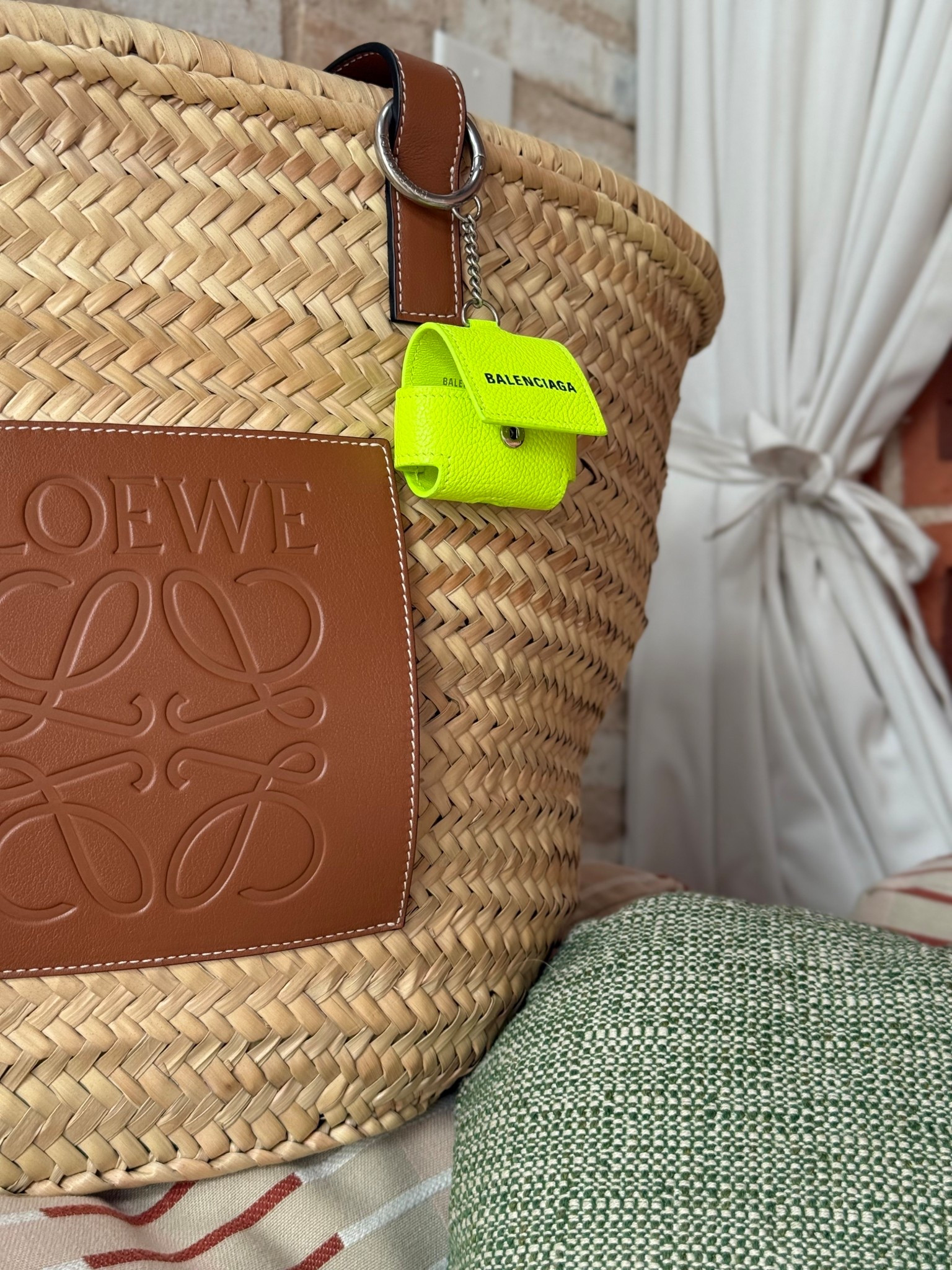 My fav go to bag … 💼 

The smaller version is linked 👇🏼 

#LTKStyleTip #LTKItBag #LTKBeauty