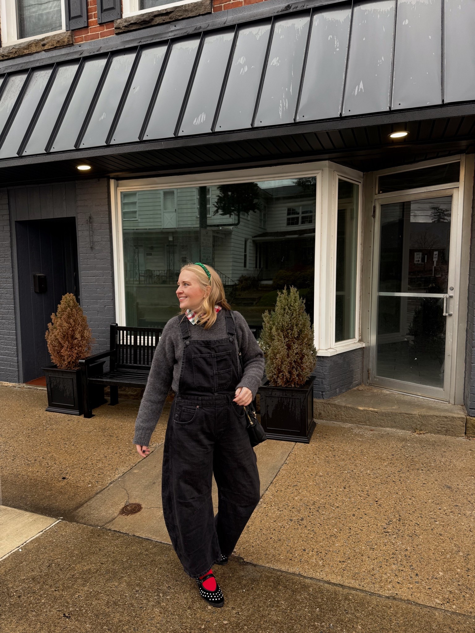 nothing beats adding color with festive accessories during the holidays ❤️

#LTKSeasonal #LTKootd #LTKHoliday