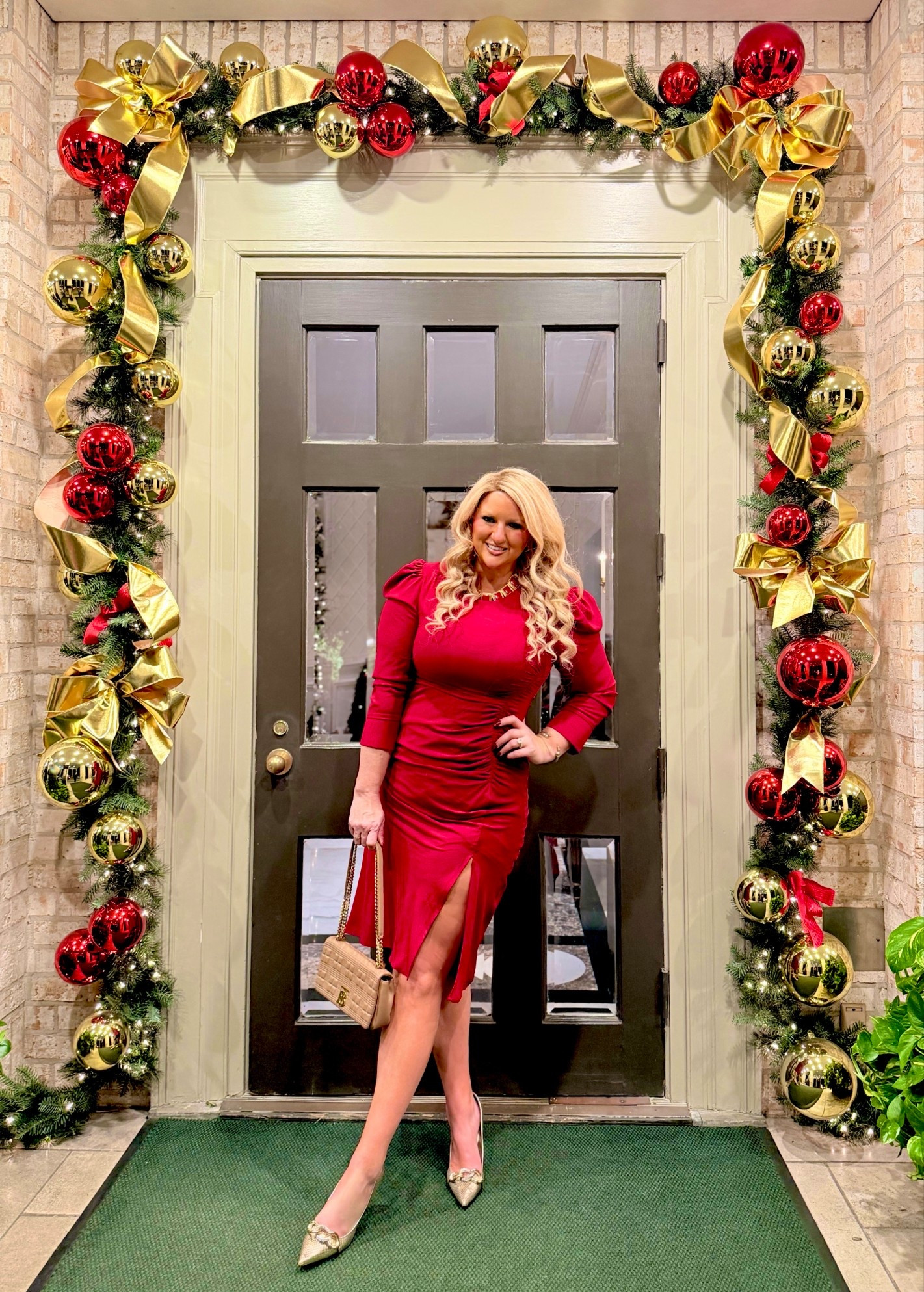 Lady in red ♥️ I have found some killer red dresses lately-it’s a year round color if you rotate accessories.

#LTKHoliday