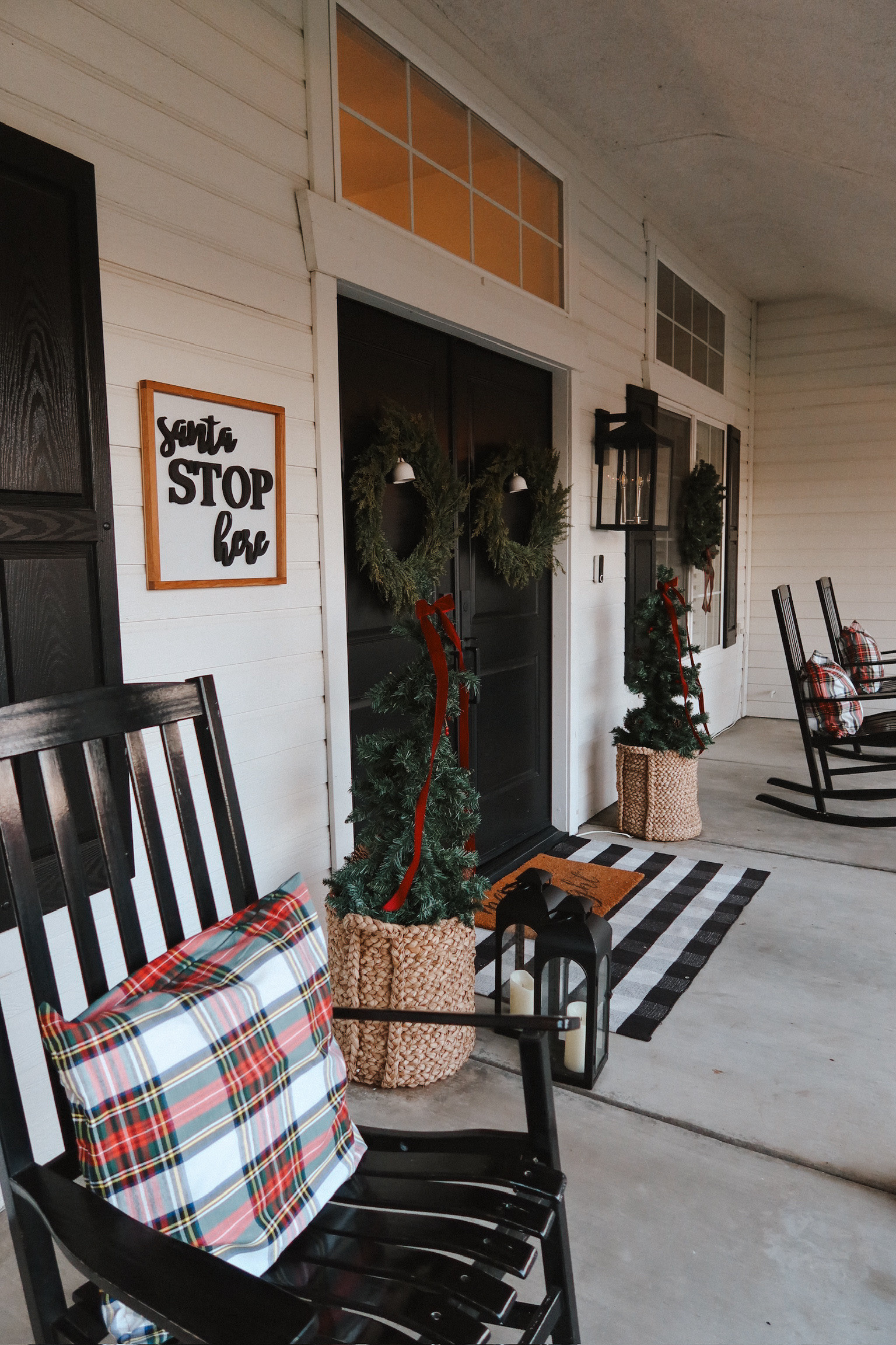 Outdoor Christmas decor🎄🎅🏼

Outdoor Christmas decor, amazon, amazon decor, outdoor decor, Christmas porch, Christmas outside porch decor, ribbons, wreath, door mat, ornaments, California, Britt Horton

#LTKSeasonal #LTKHoliday #LTKHome