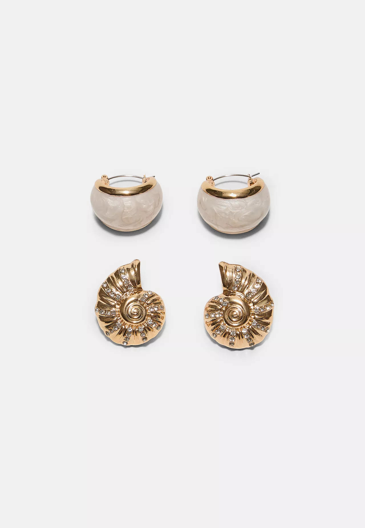 Set of 2 enamelled seashell earrings - Women's Mocacos Nuevo | Stradivarius United Kingdom | Stradivarius (UK)
