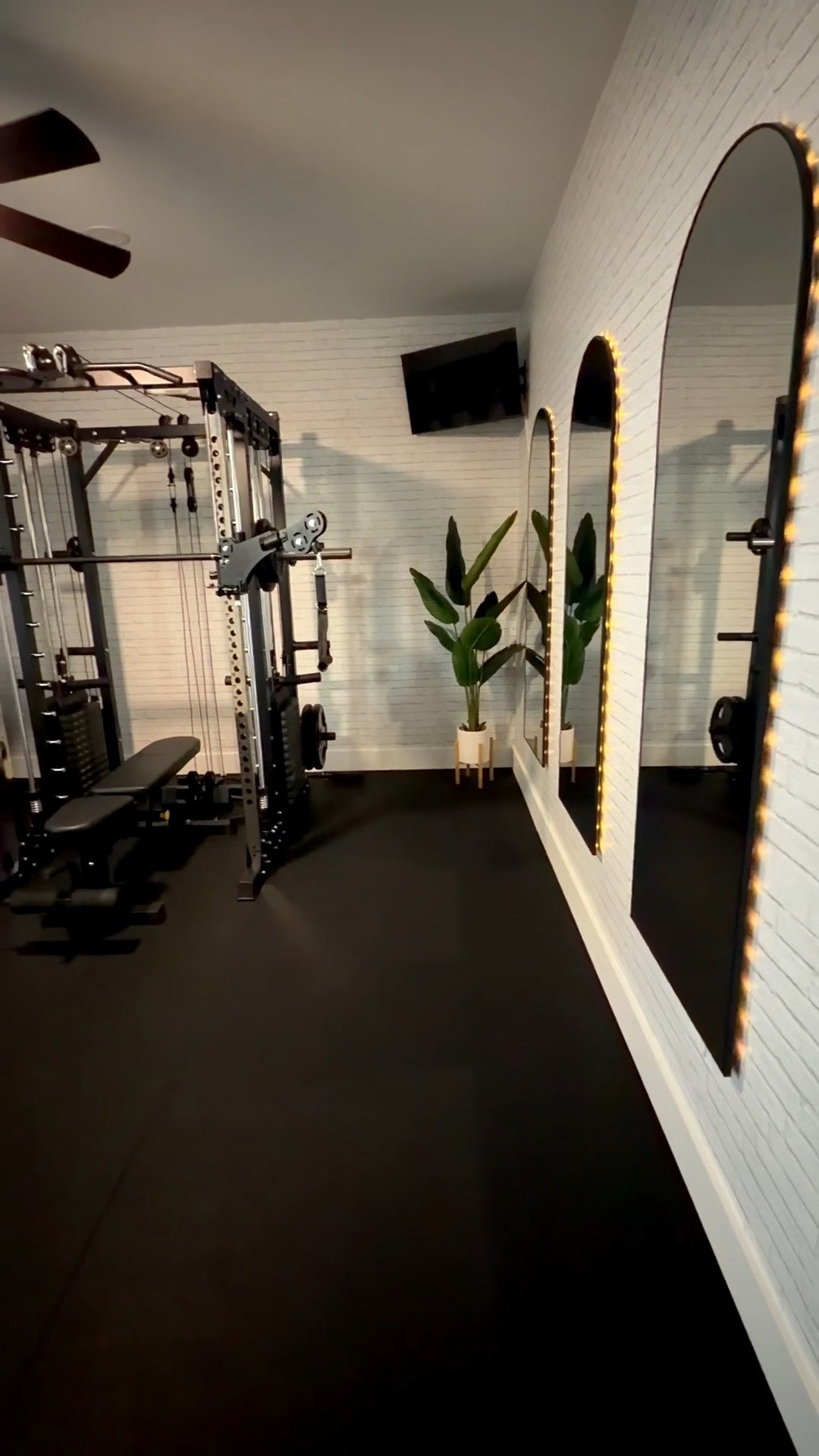 Home gym decor and supplies! Affordable options mostly from Amazon, Target & Wayfair 