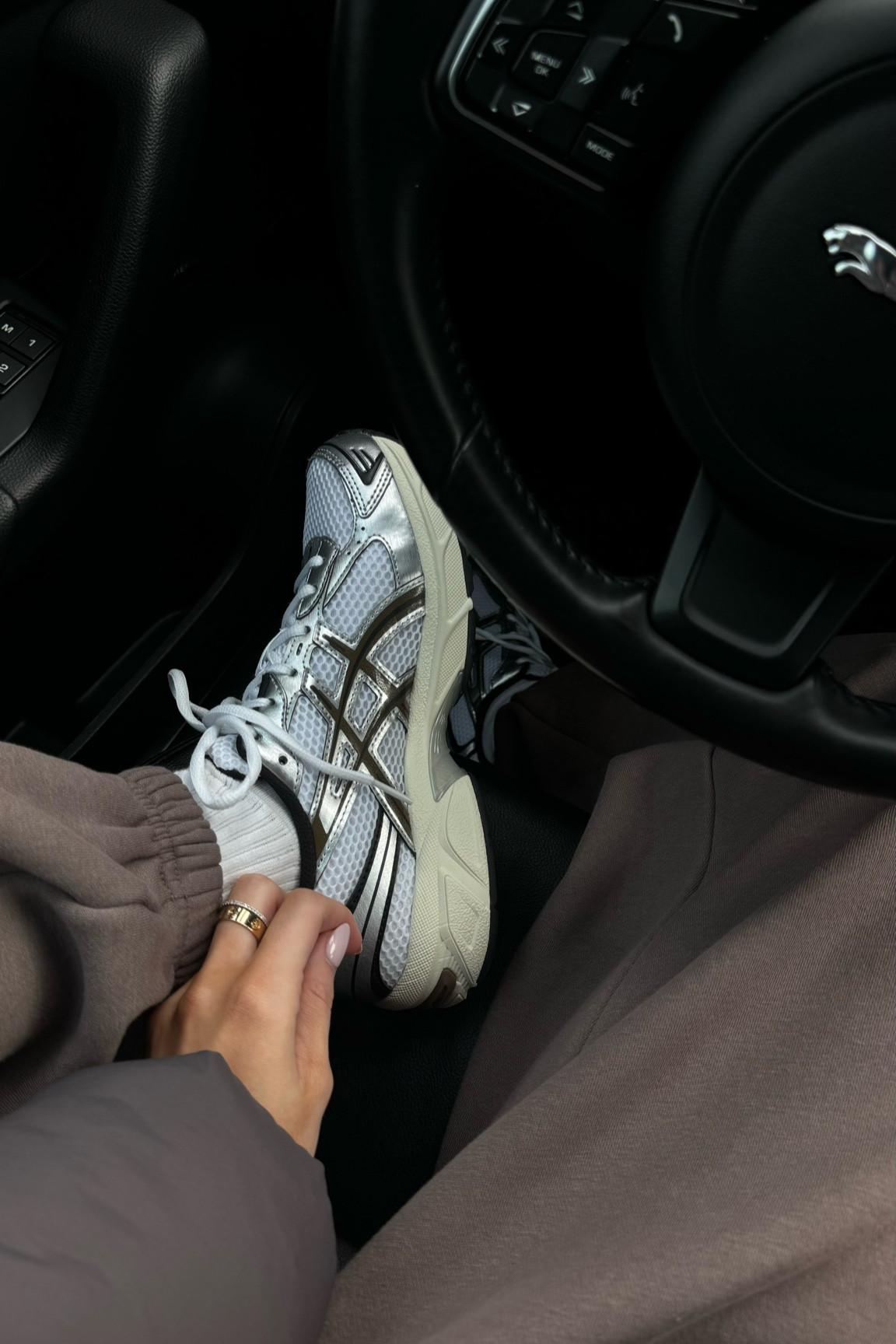 Ascics gym sneakers 🐻✨🪵❄️