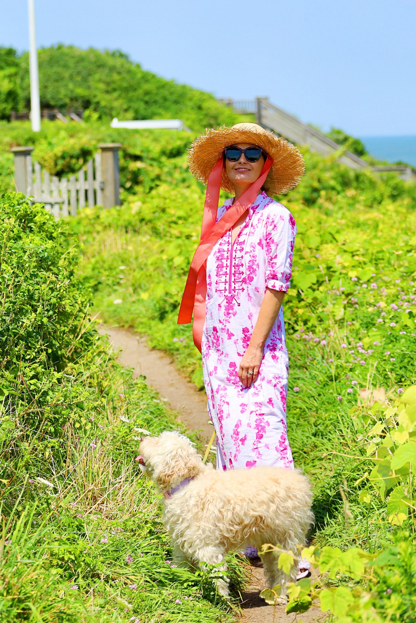 The breeziest kaftan! In multiple colors. 
#kaftan
#caftan
#pinkdress
#nantucket
#resortwear
